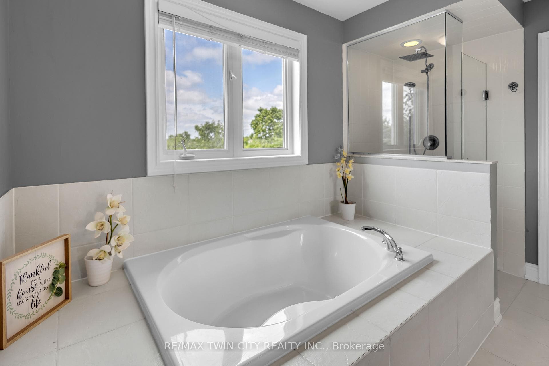 50 Bisset Avenue photo 26