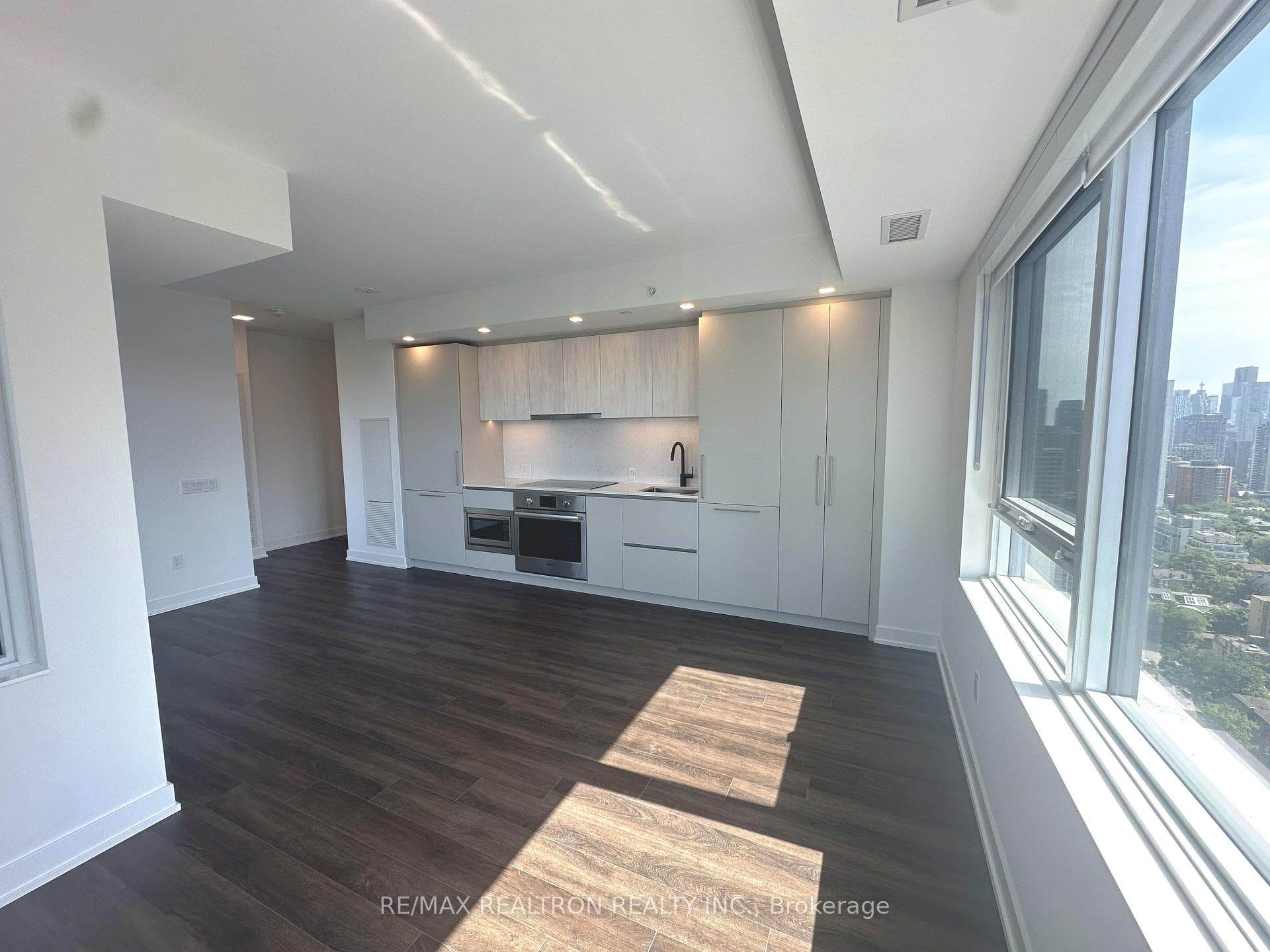 609 Sherbourne Street Unit 3004 photo 16