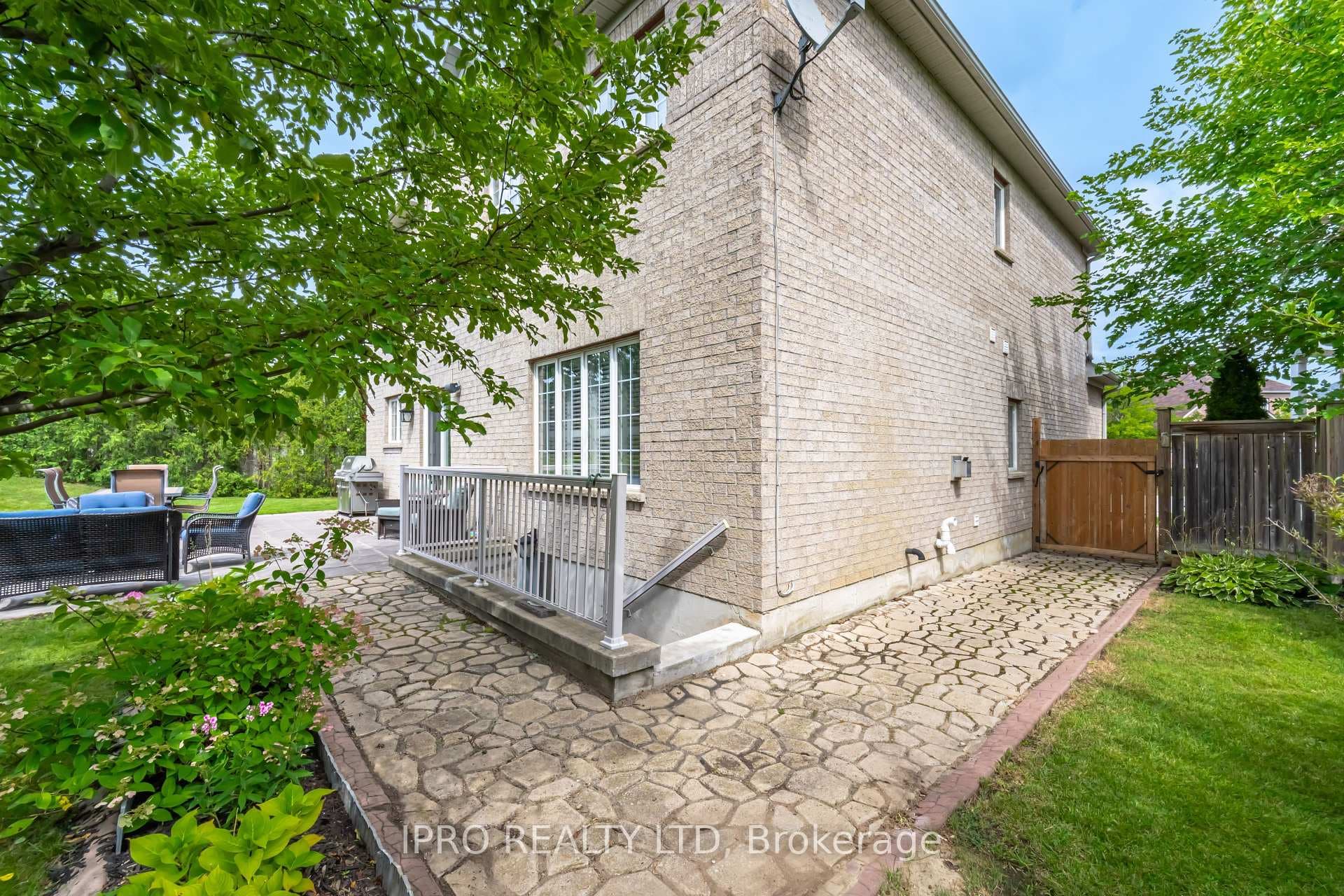 40 Citadel Crescent photo 33