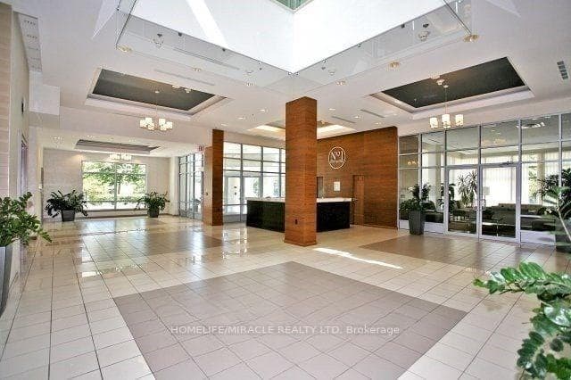 33 Elm Drive Unit 1204 photo 19