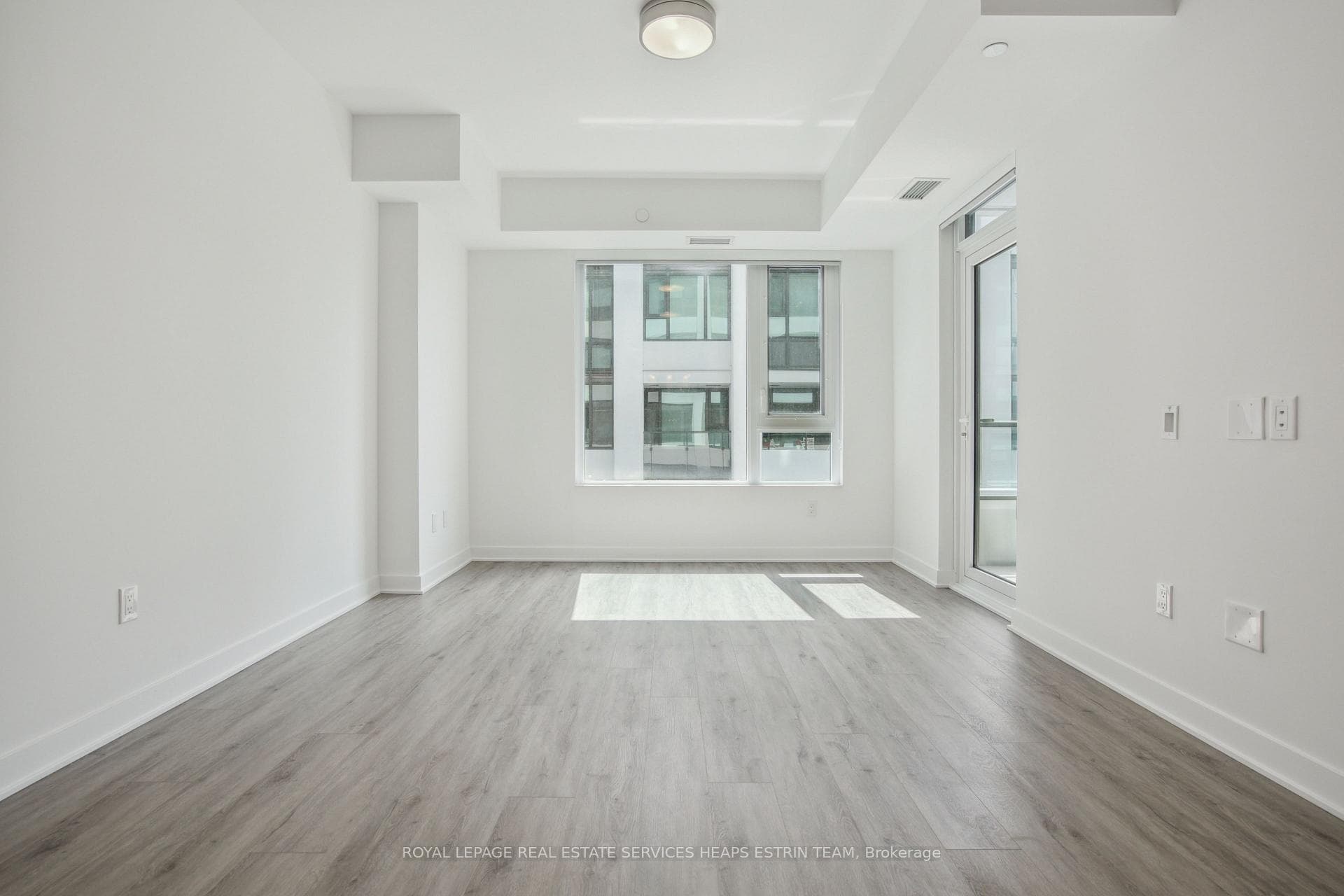 425 Wellington Street Unit 1108 photo 5