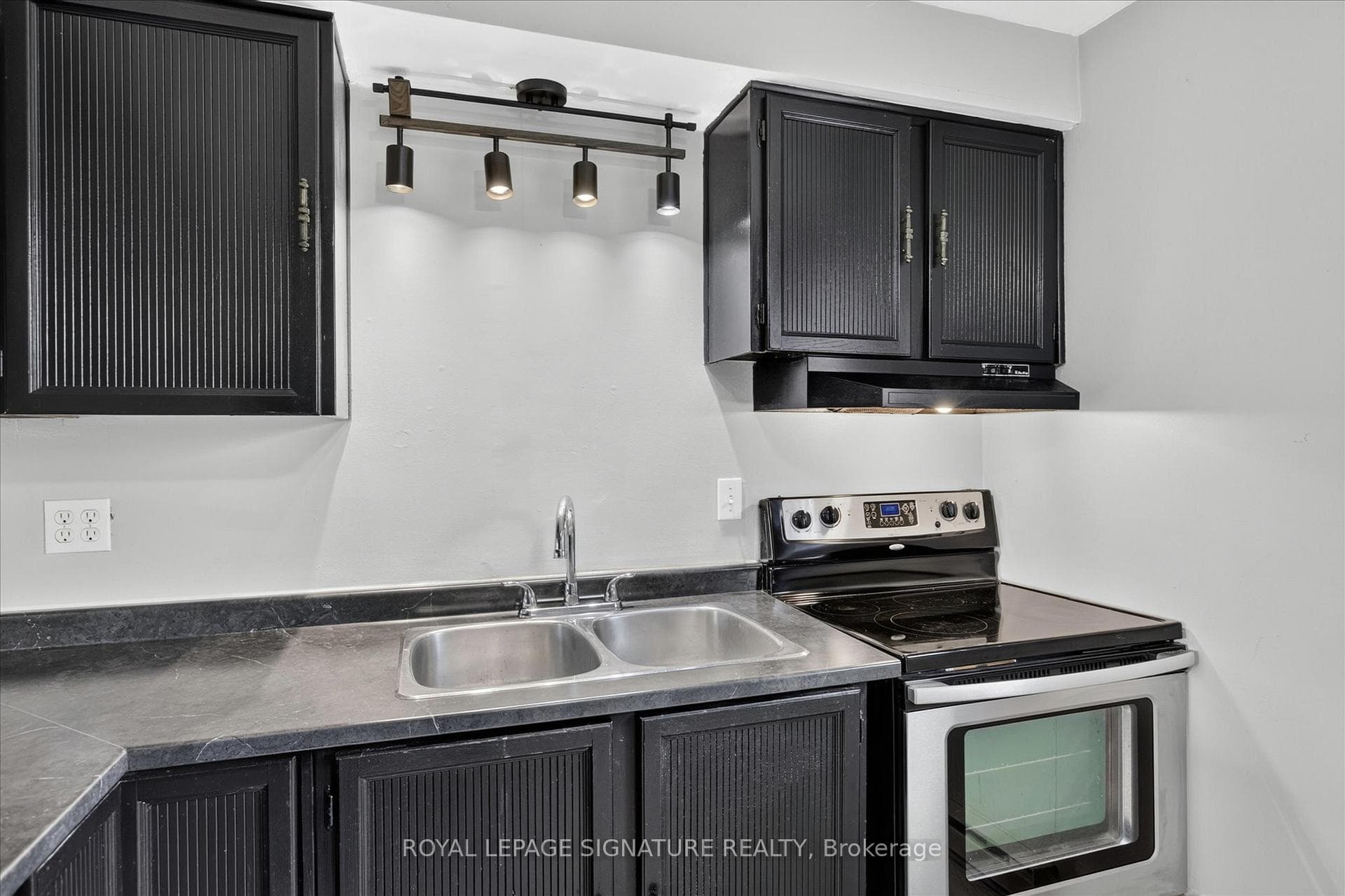 30 CHAMPLAIN Crescent Unit 36 photo 19