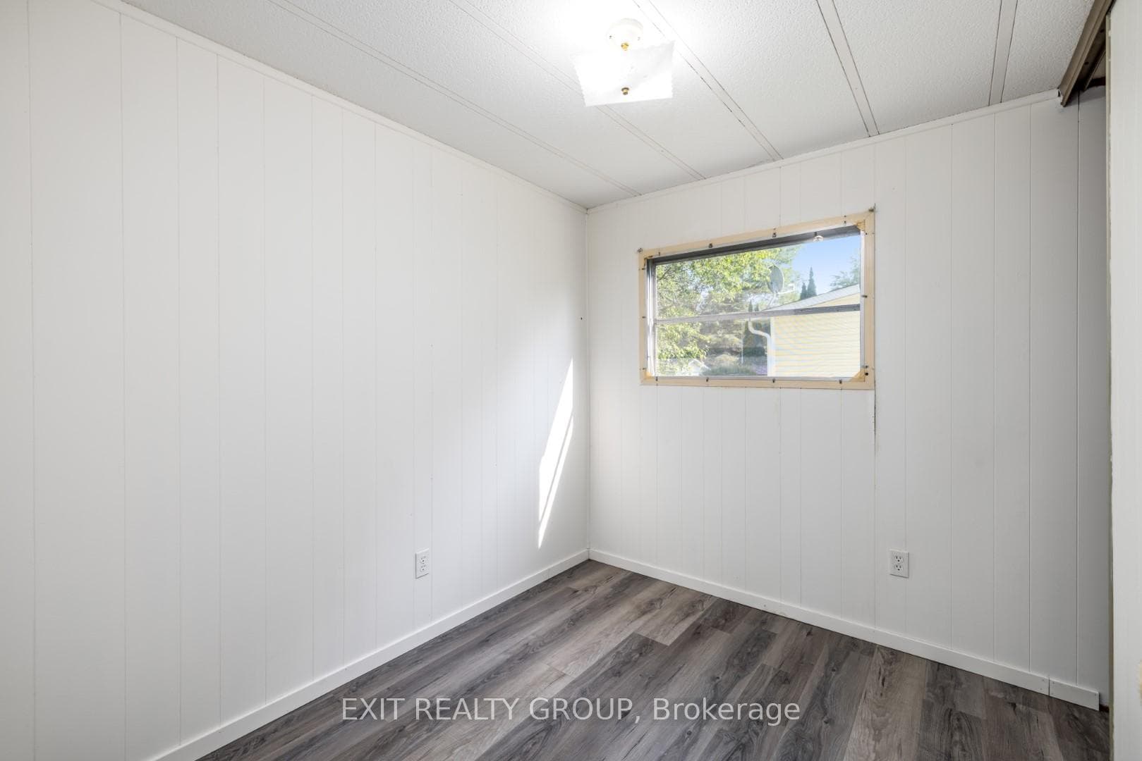 28 Linden Boulevard photo 11