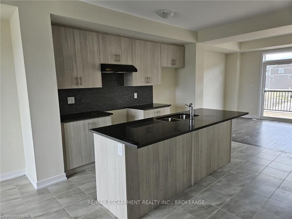 205 MELODY Lane photo 7
