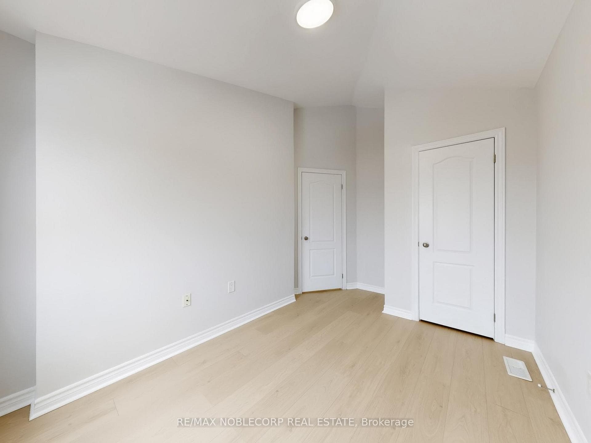115 Piggott Mews Drive photo 17