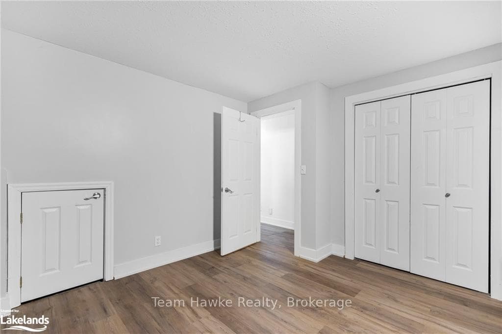 102 GEORGIAN MANOR Drive photo 28