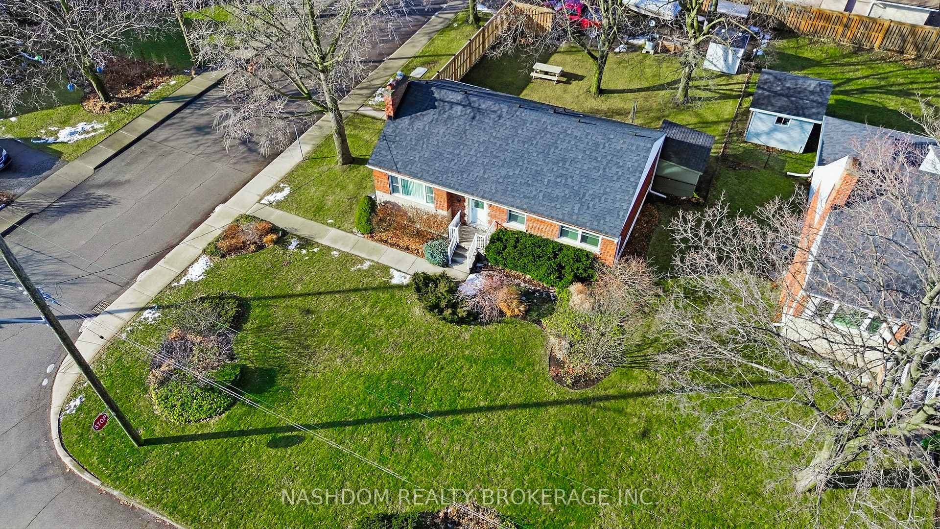1 Bryant Court photo 36