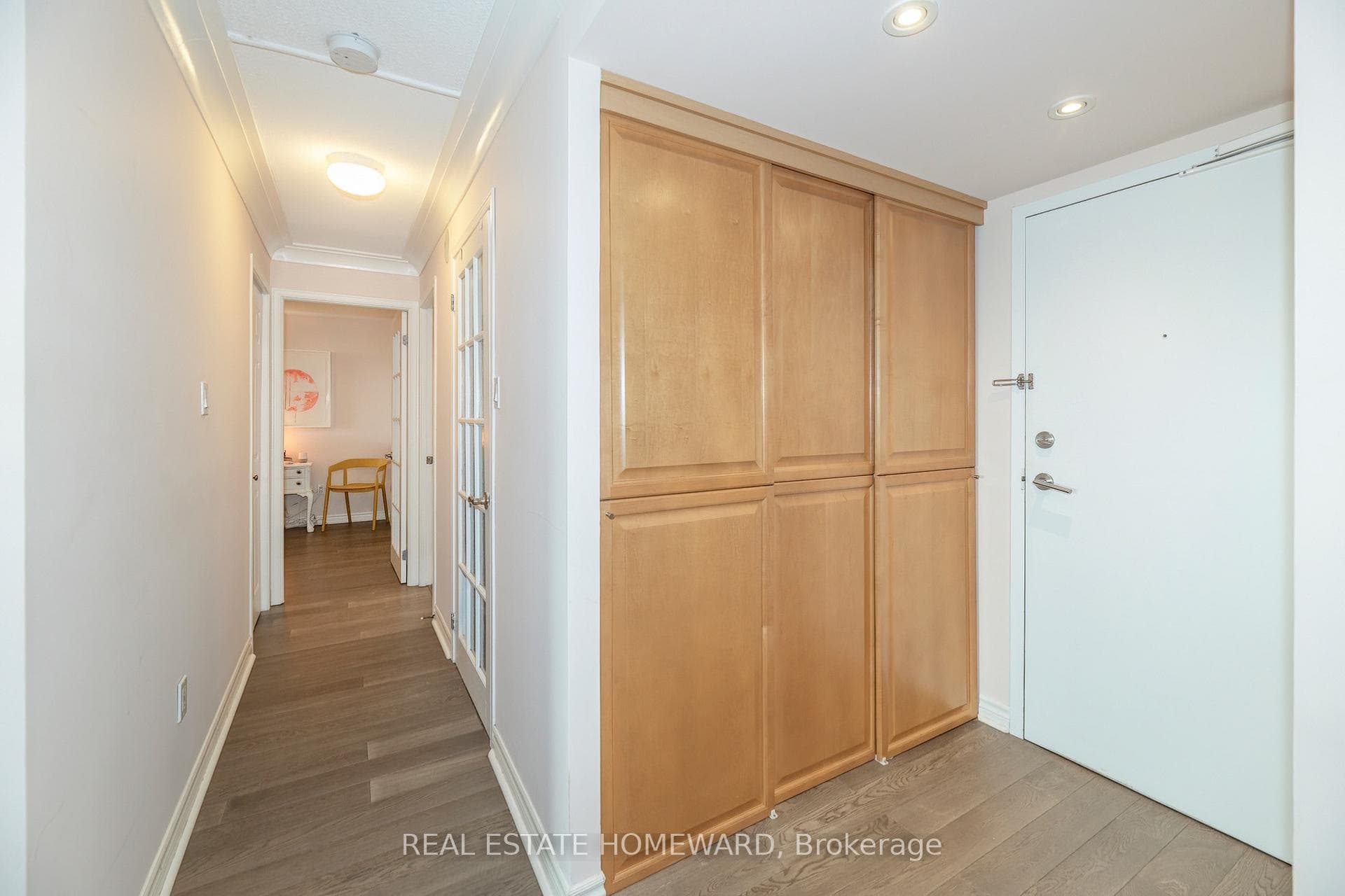 77 Maitland Place Unit 615 photo 2
