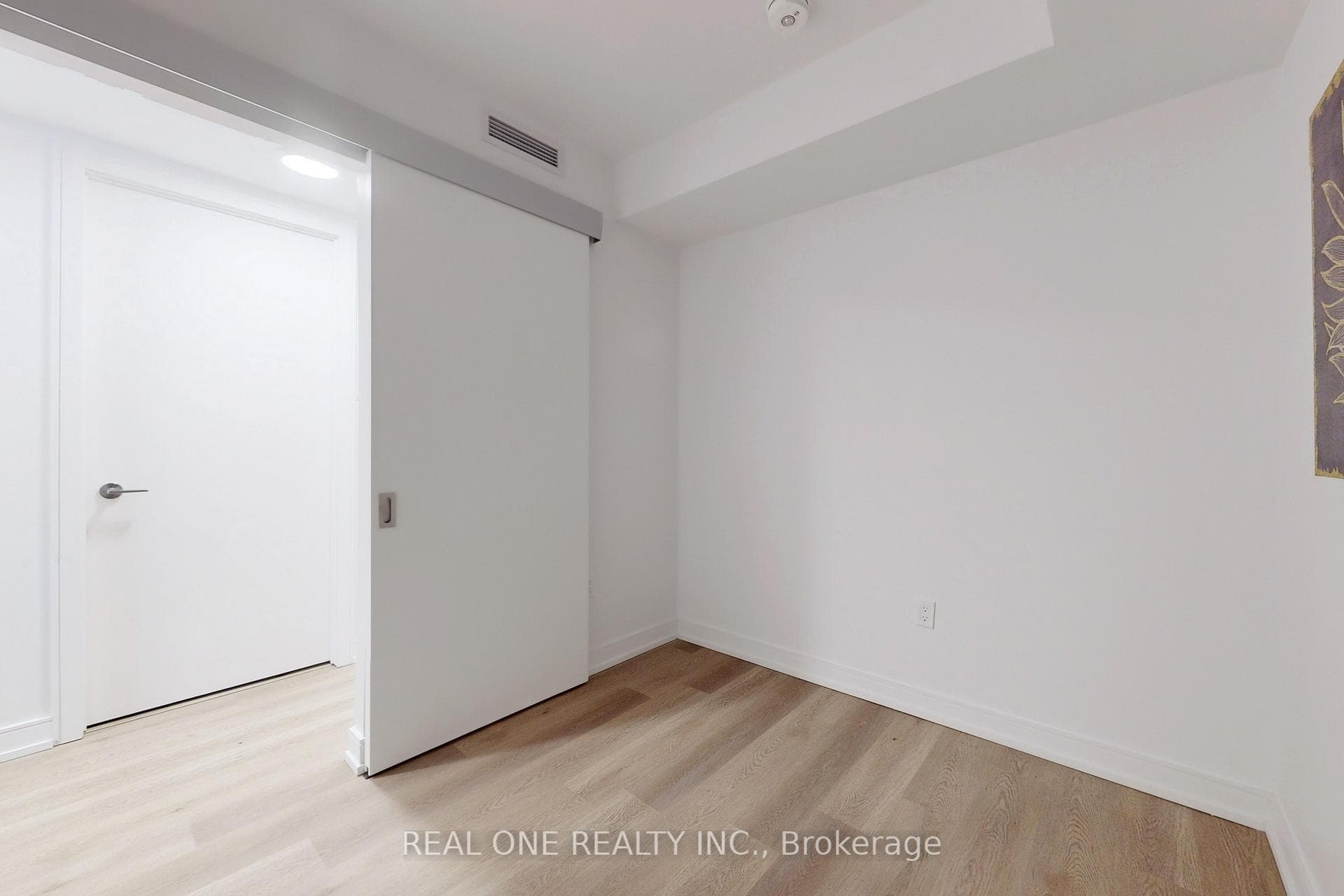 1 Jarvis Street Unit 821 photo 32