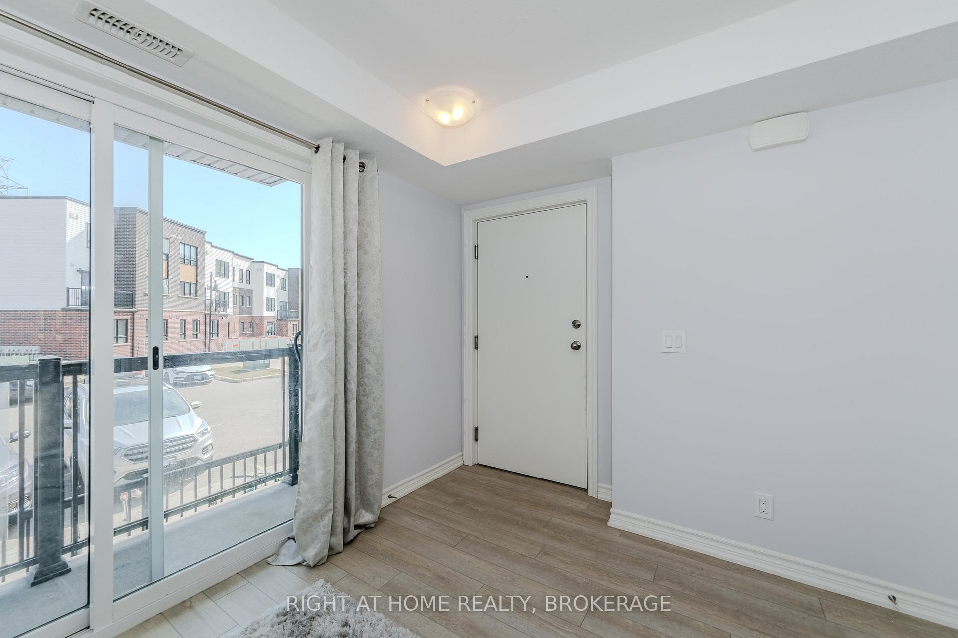 235 CHAPEL HILL Drive Unit 12 photo 4