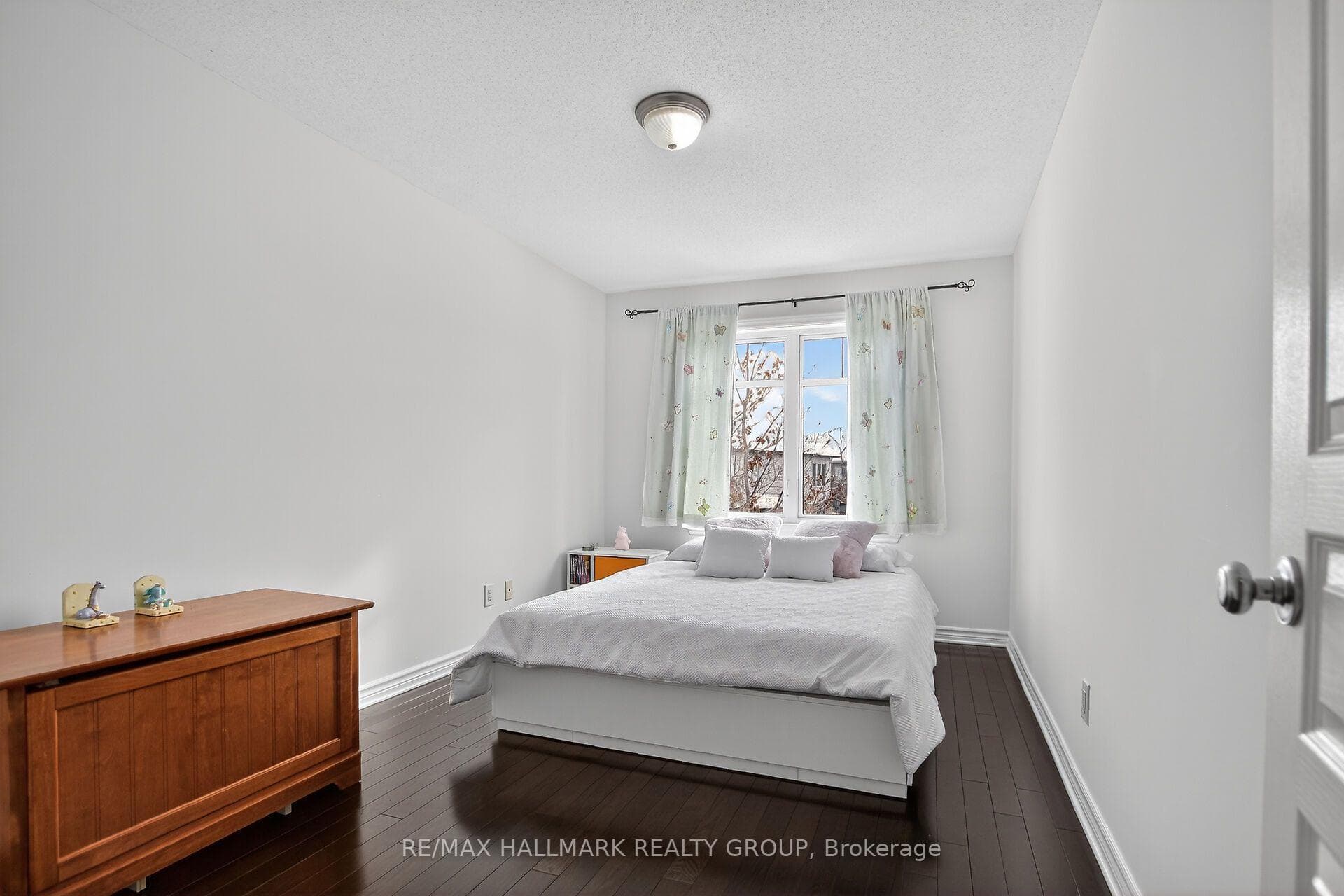 450 Sultan Street photo 30