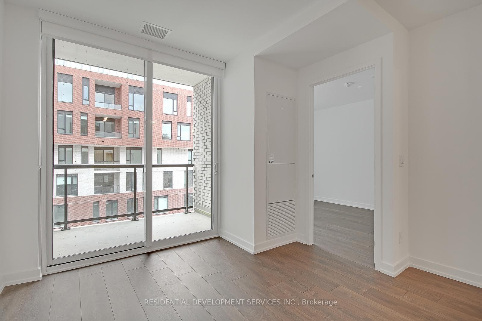 3100 Keele Street Unit 406 photo 9
