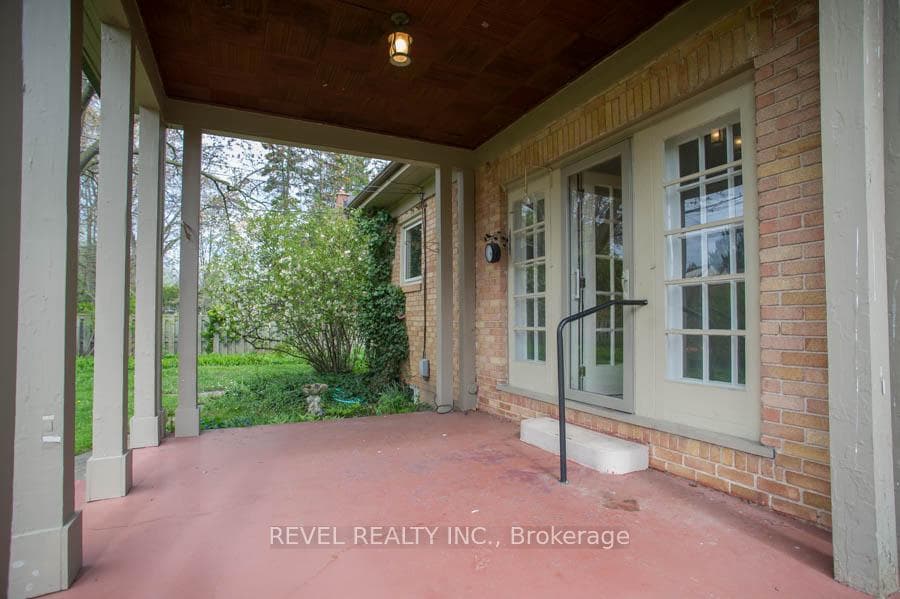 262 Dufferin Avenue photo 32