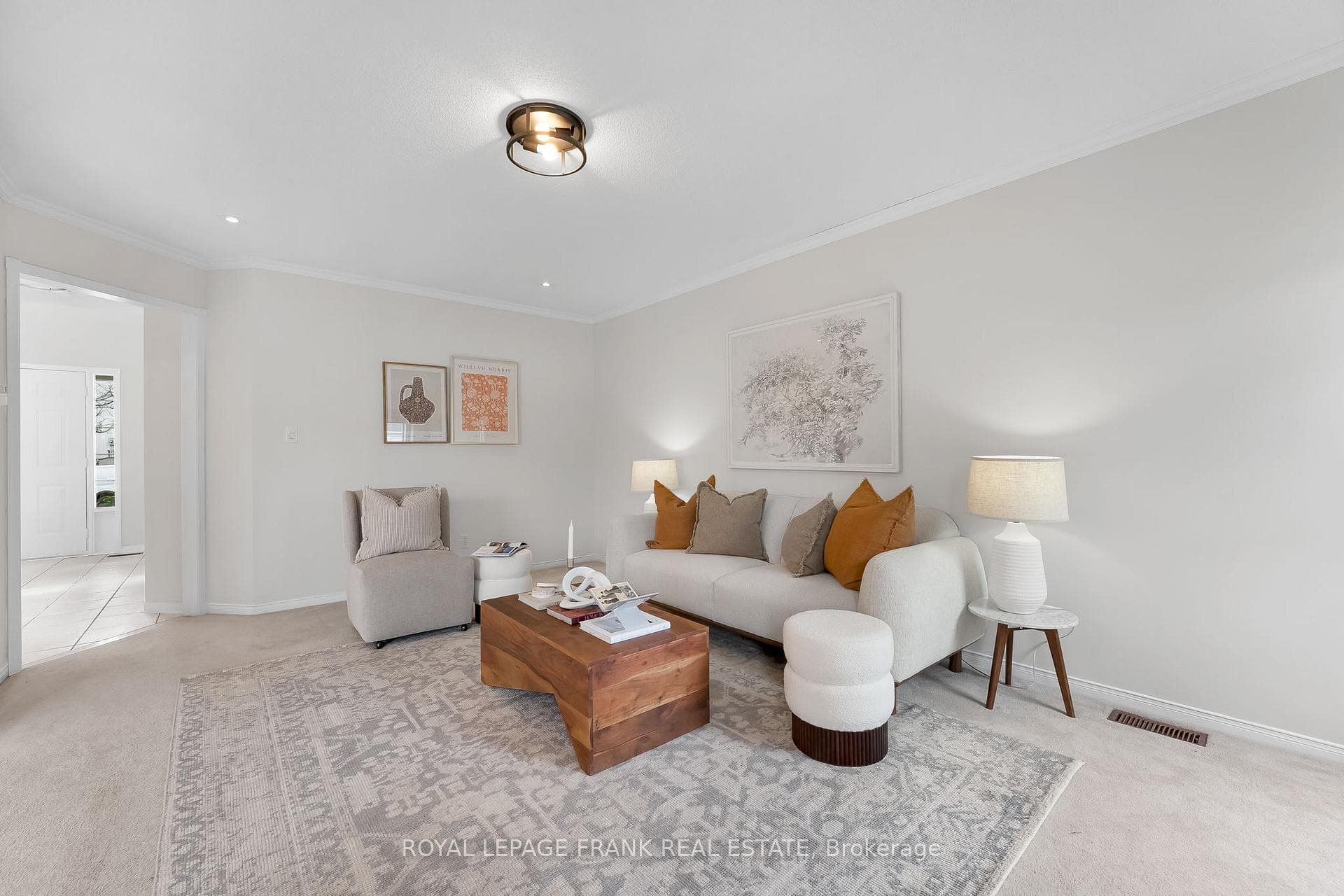 1268 Ashgrove Crescent photo 8