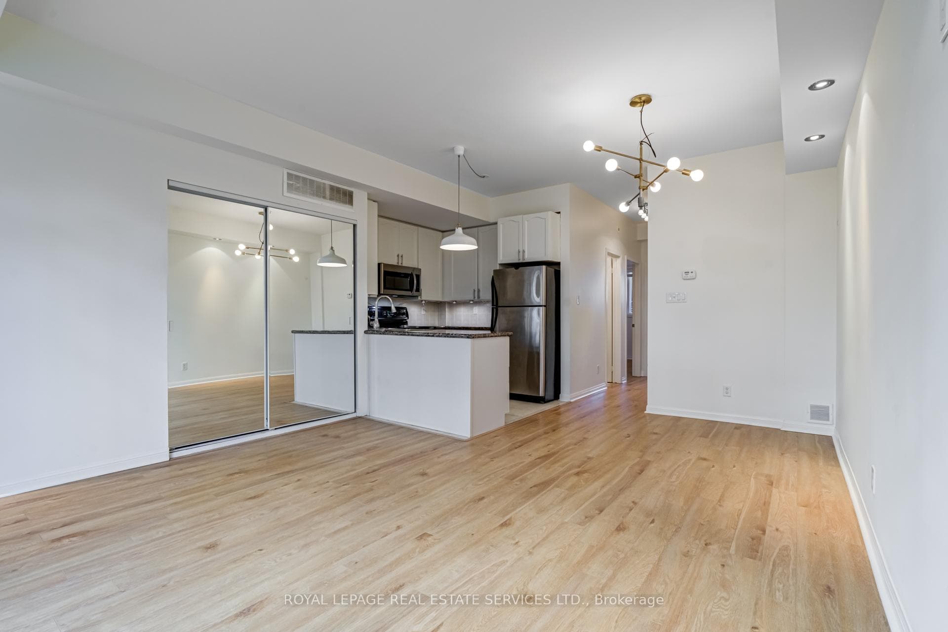 80 Carr Street Unit TH31 photo 6