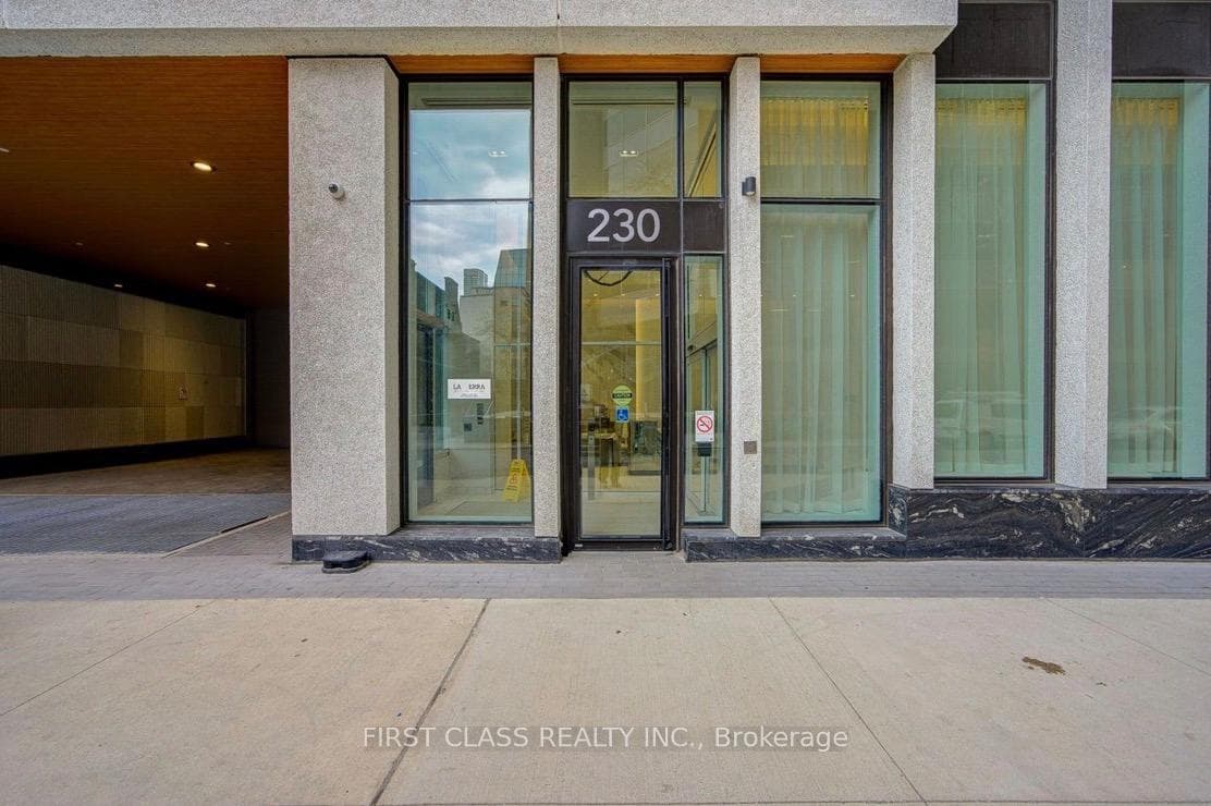 230 Simcoe Street Unit 2512 photo 2