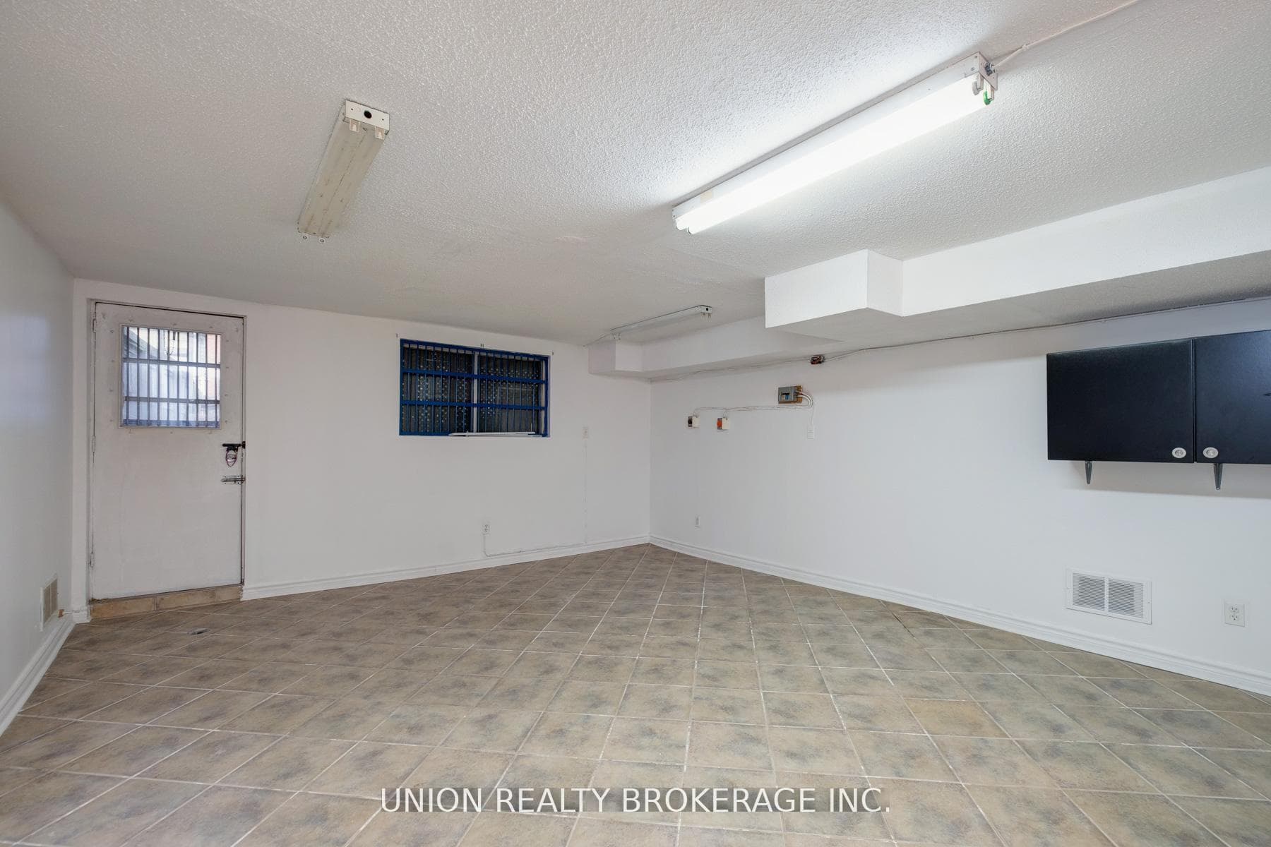 19 Ashdale Avenue photo 39