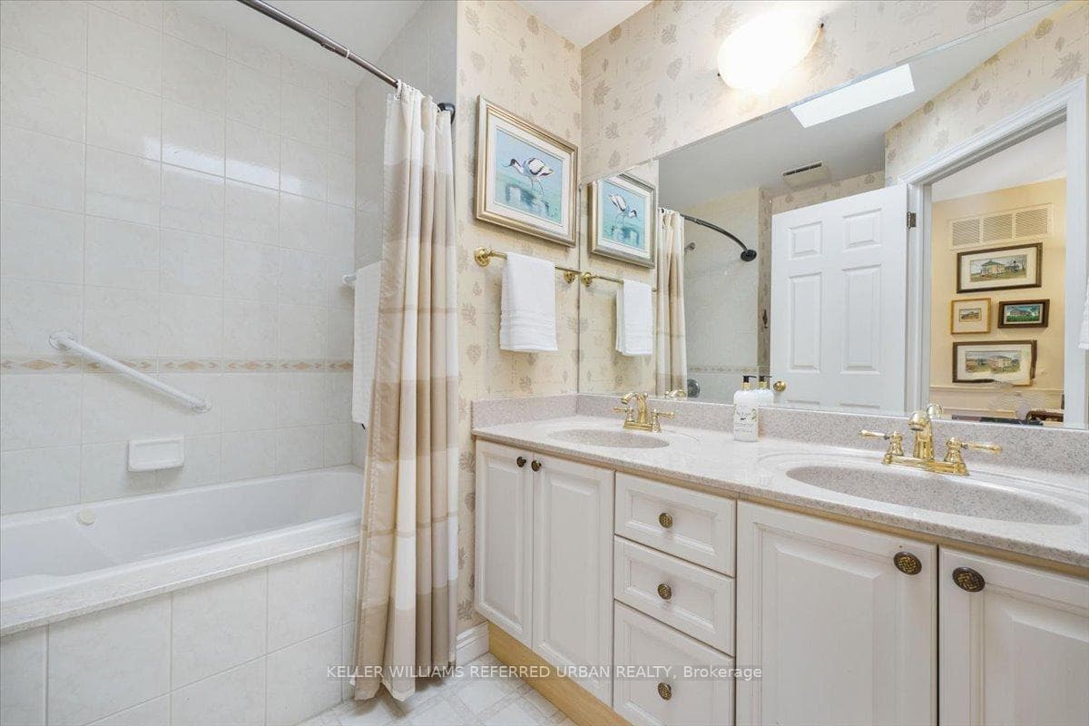 2nd Floor family bathroom