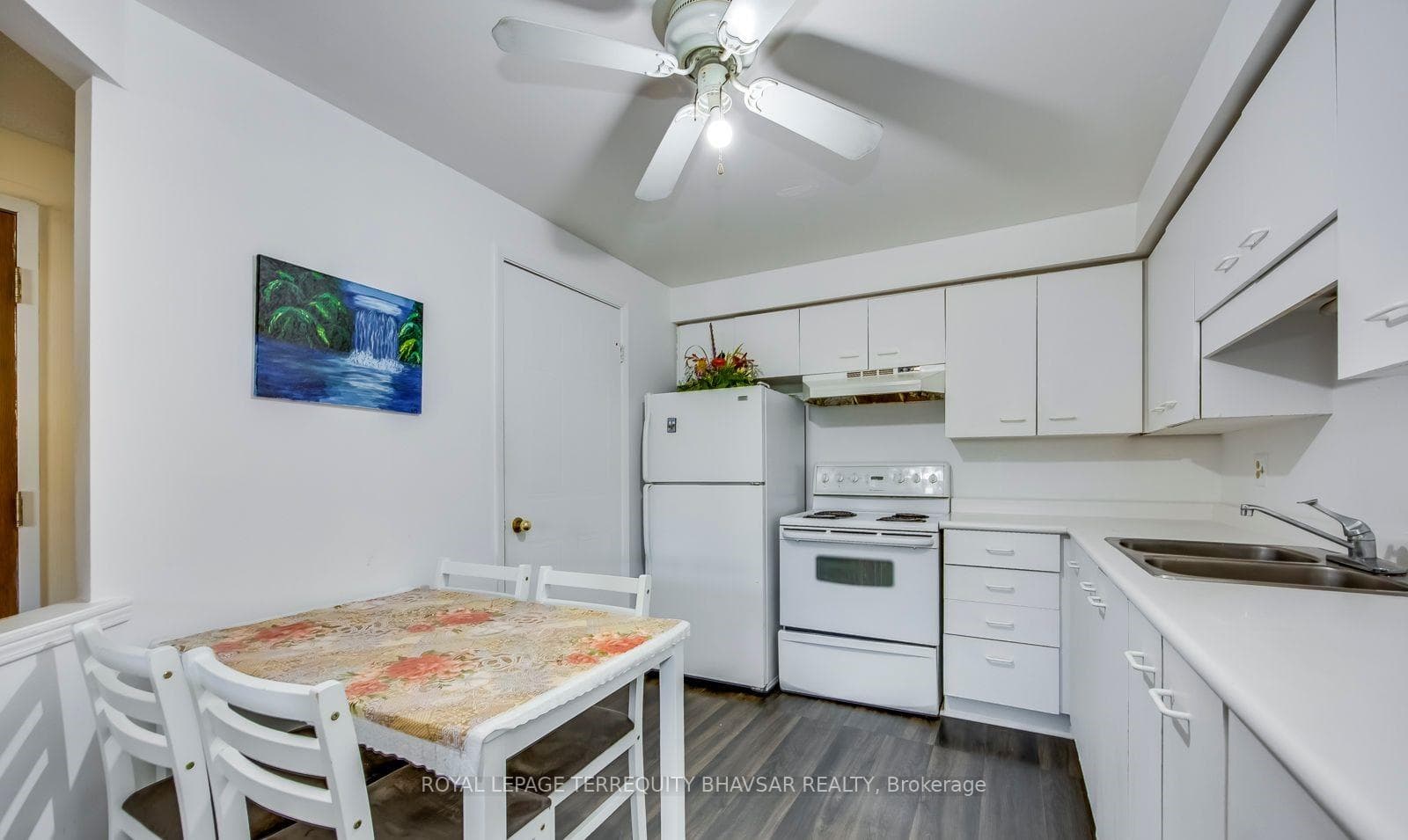 565 Greenfield Avenue Unit 902 photo 10