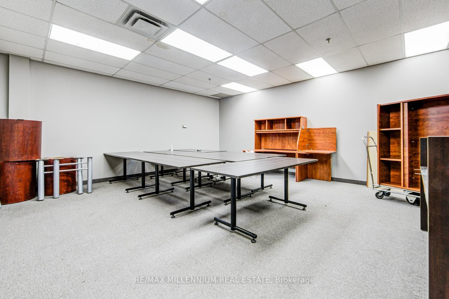 12 Stanley Court Unit 3 photo 4