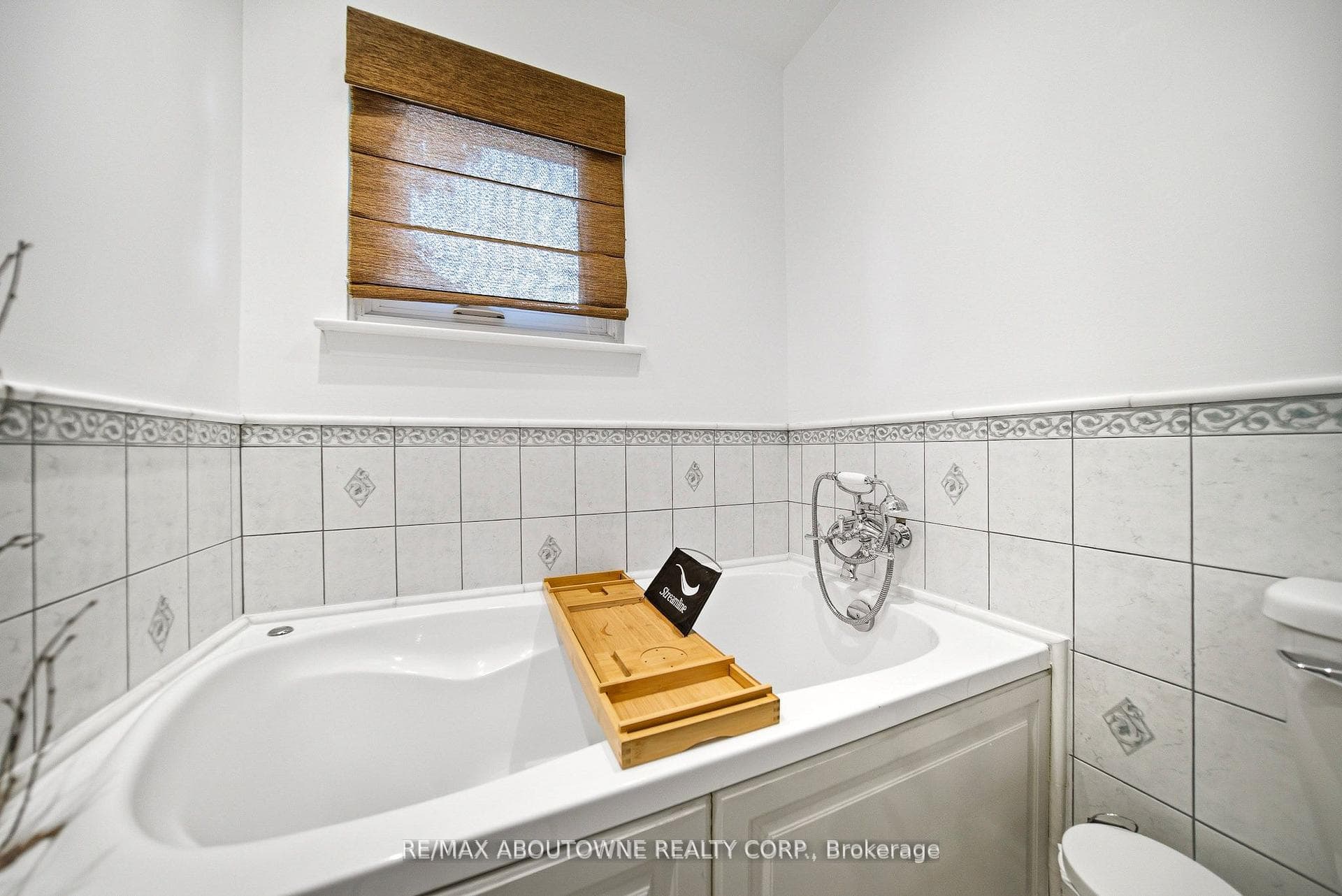 2306 Devon Road photo 23