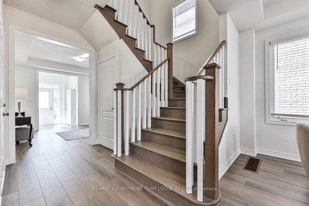 99 Kenesky Drive photo 18