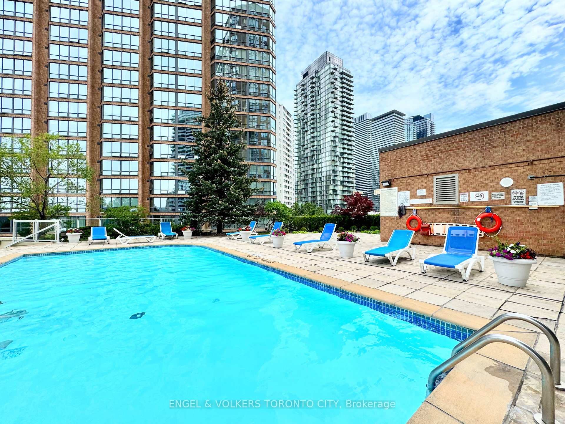 44 St Joseph Street Unit 2410 photo 23