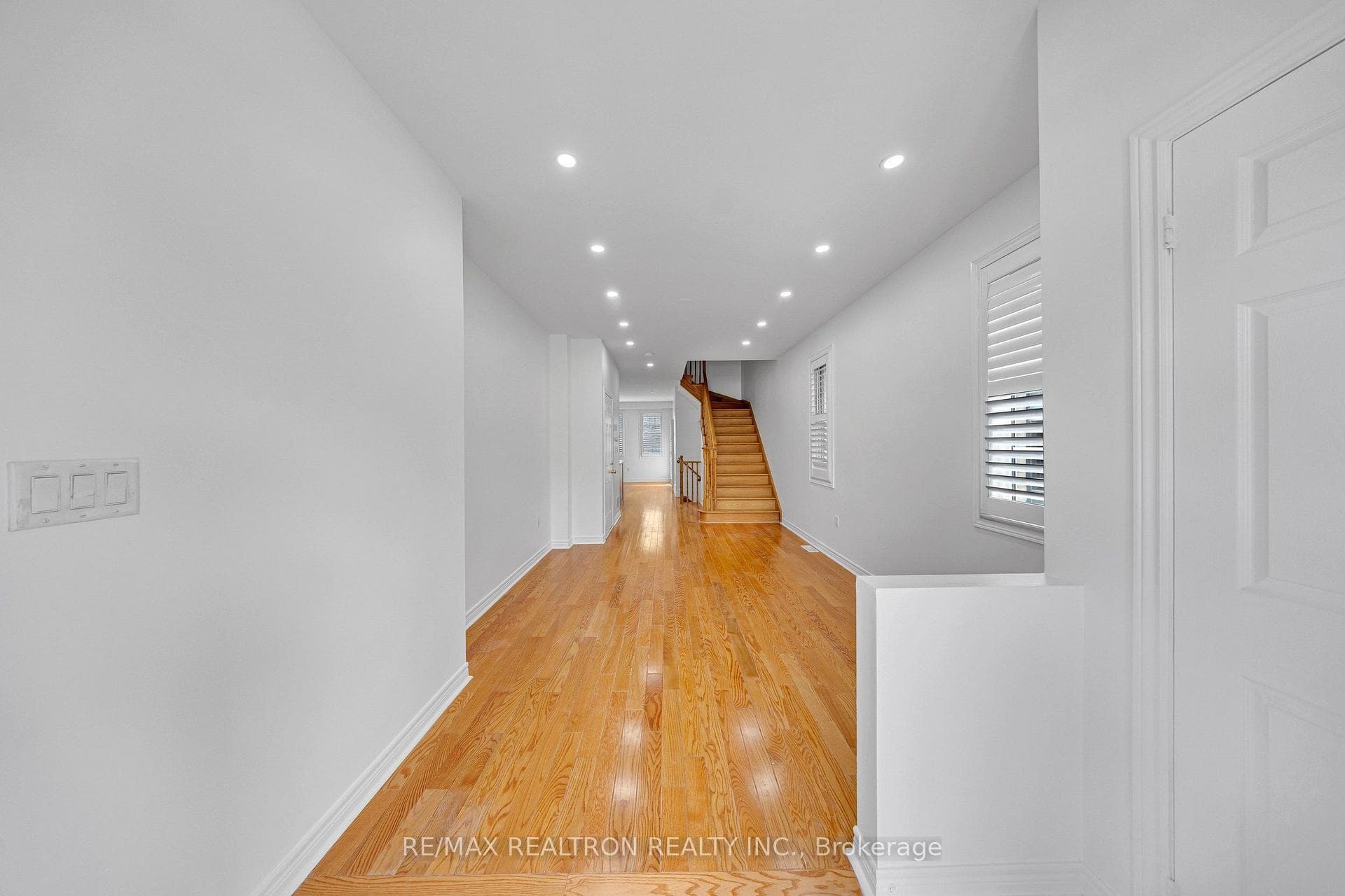 138 Angus Drive photo 9