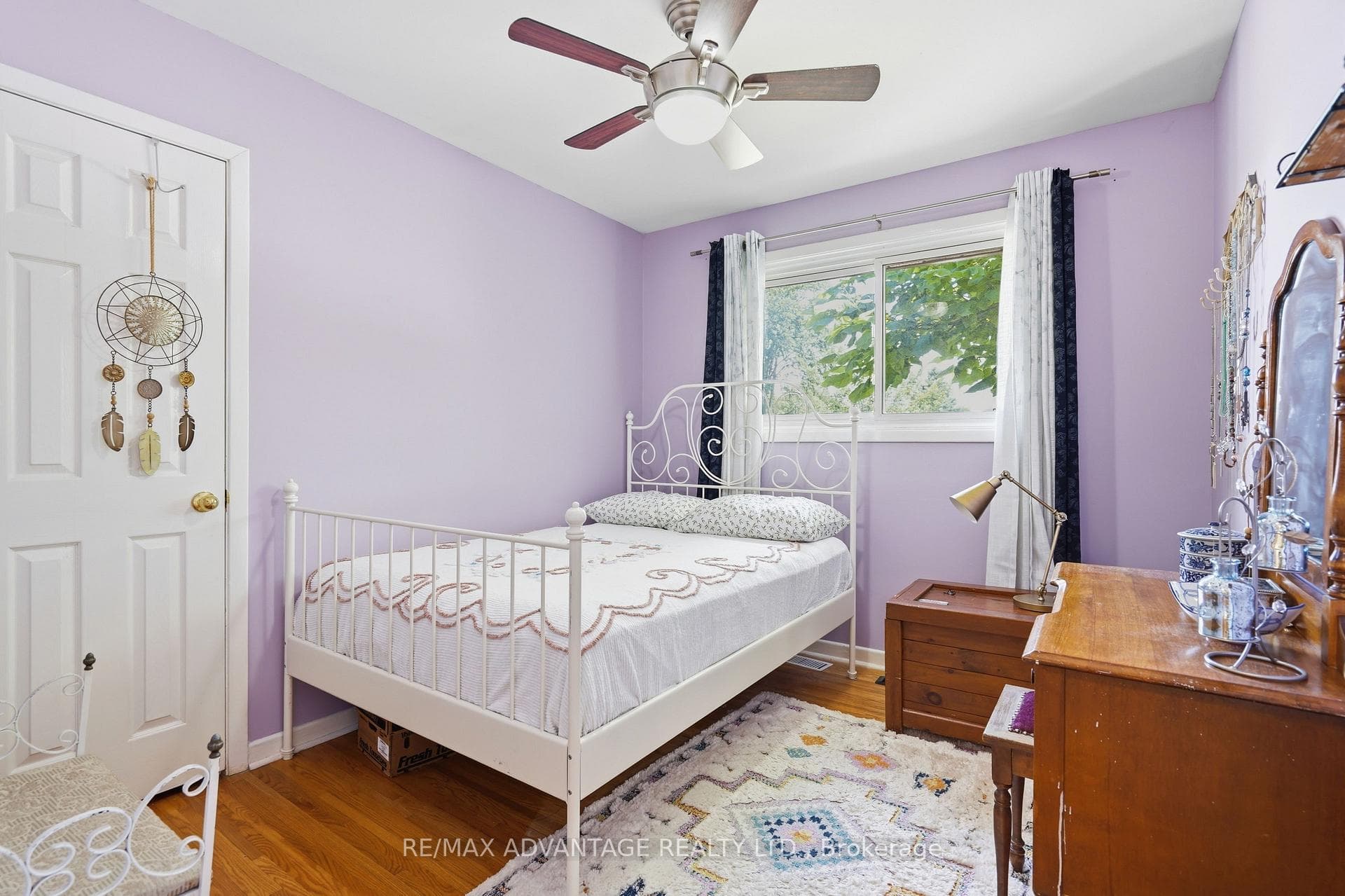 120 Champlain Crescent photo 23