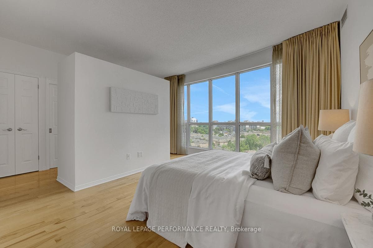 38 Metropole Private Unit 1101 photo 13