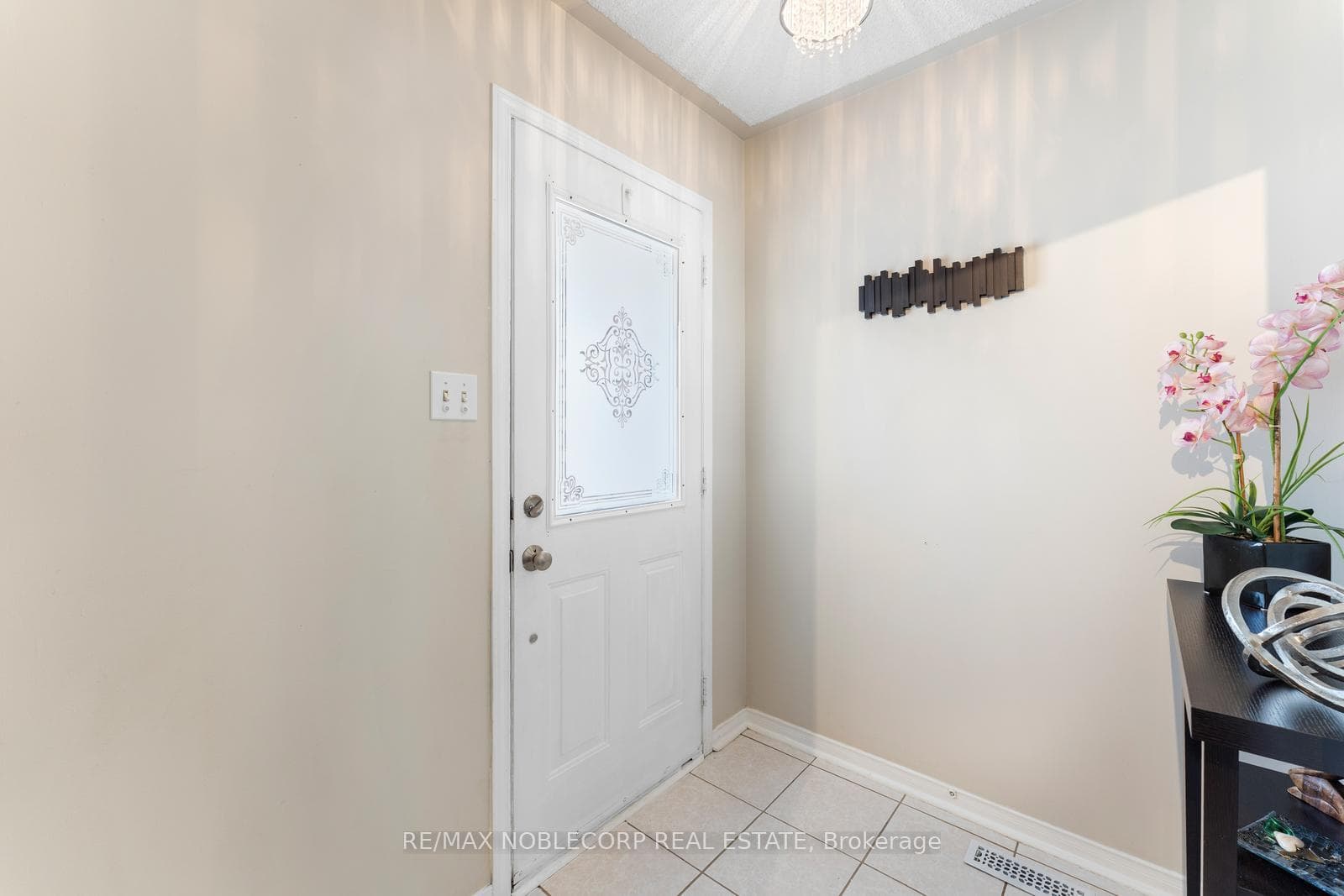 44 Hanton Crescent photo 8