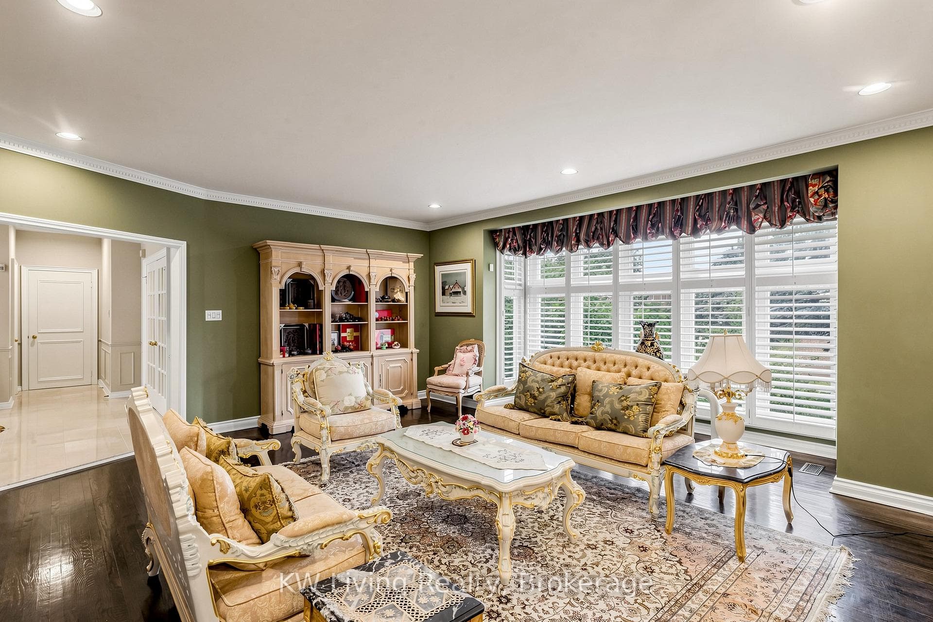 28 Edmund Crescent photo 6