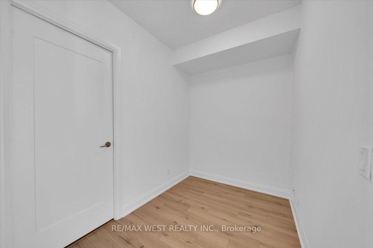 56 Annie Craig Drive Unit 1704 photo 9