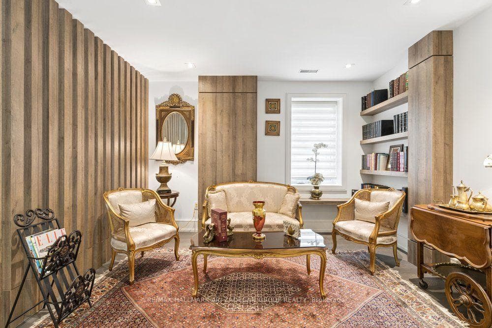 150 Sandringham Drive Unit . photo 18