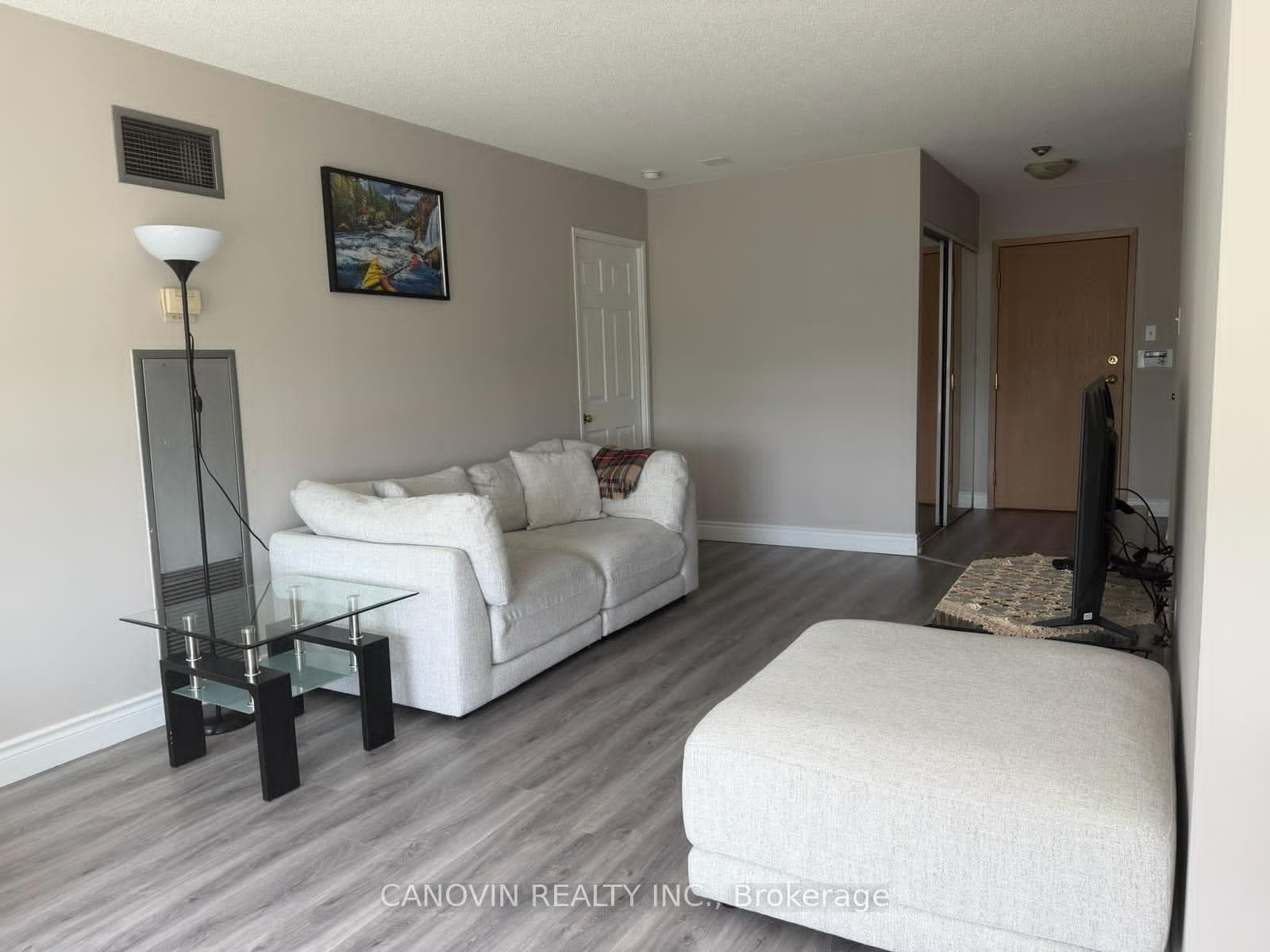 55 Elm Drive Unit 1401 photo 2