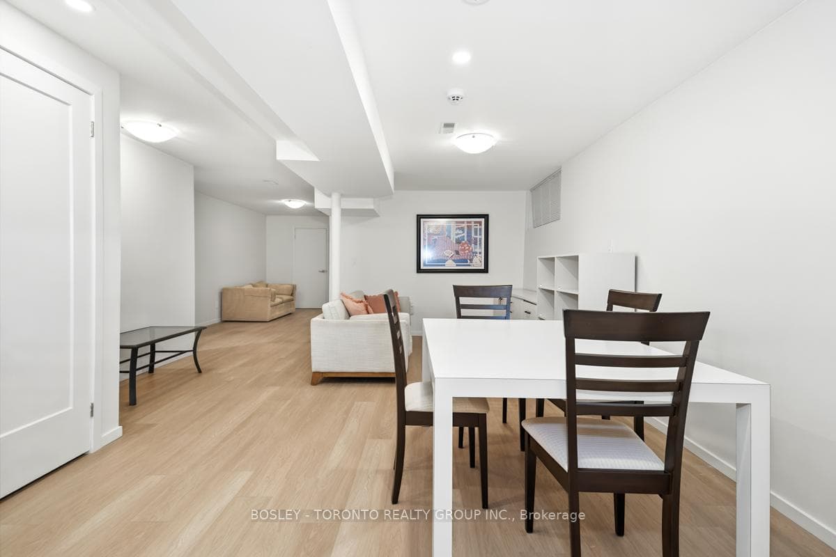 146 Earlscourt Avenue Unit Lower photo 9