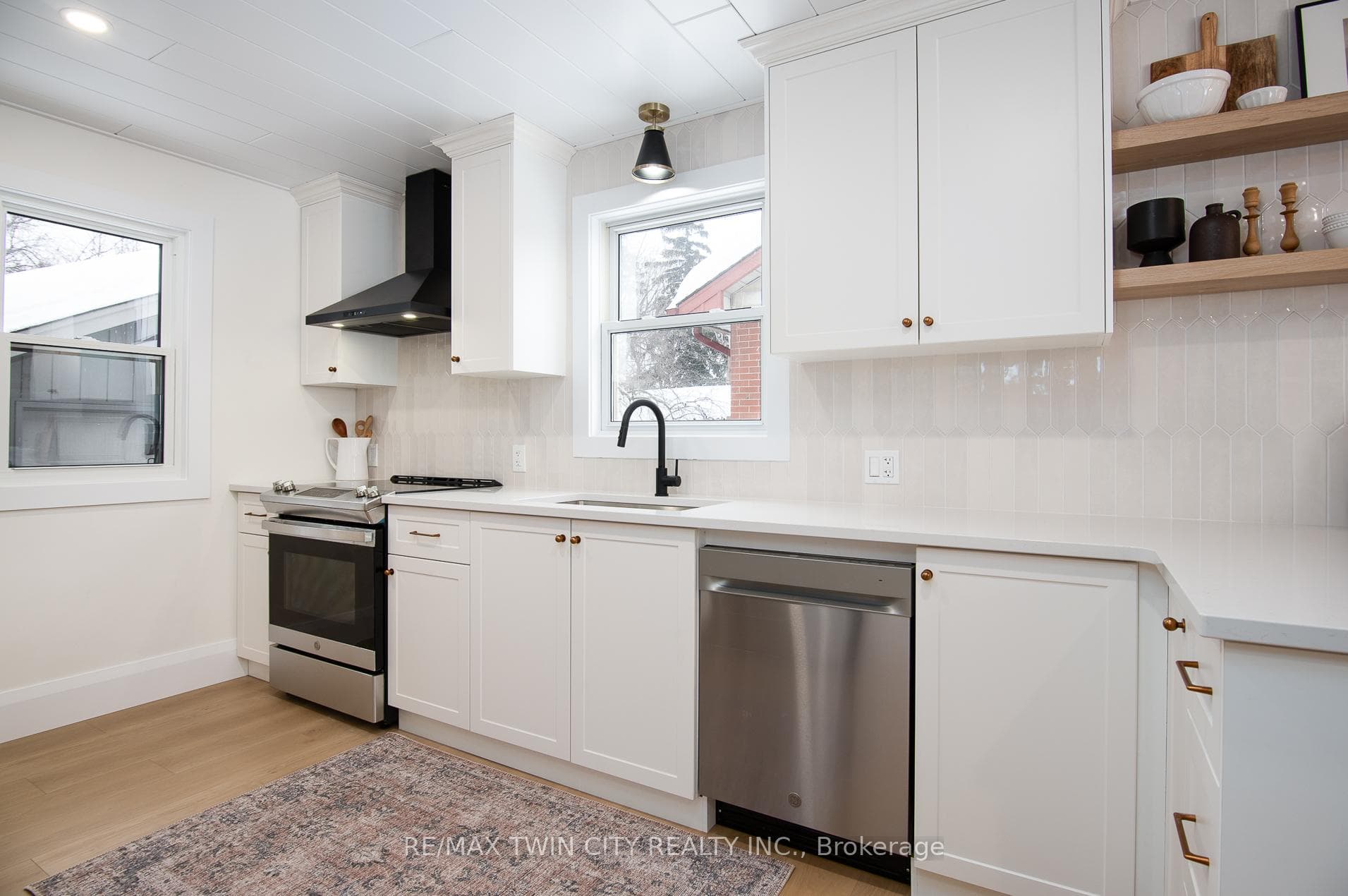 400 Dumfries Avenue photo 17