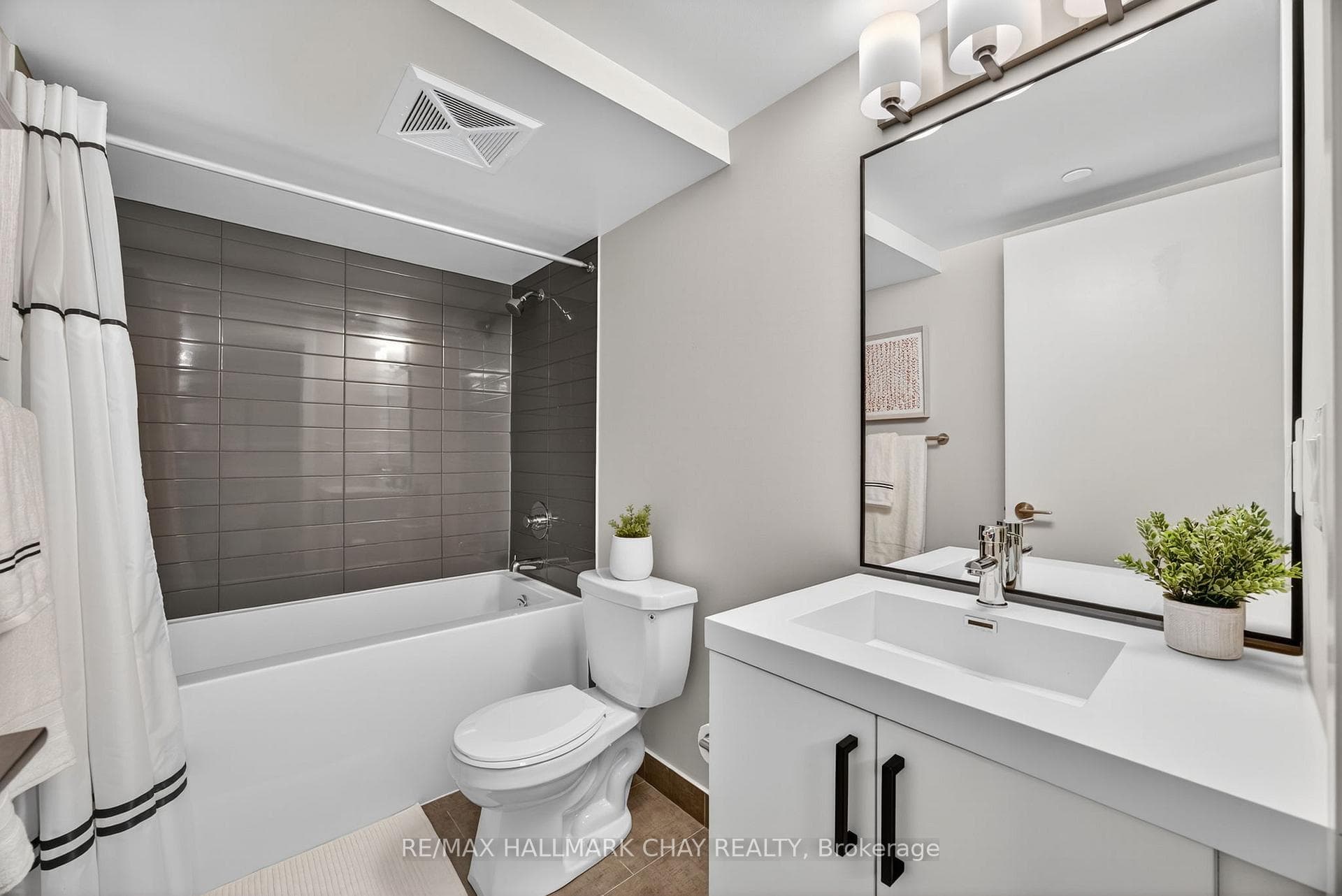 70 Lanark Avenue Unit TH3 photo 31