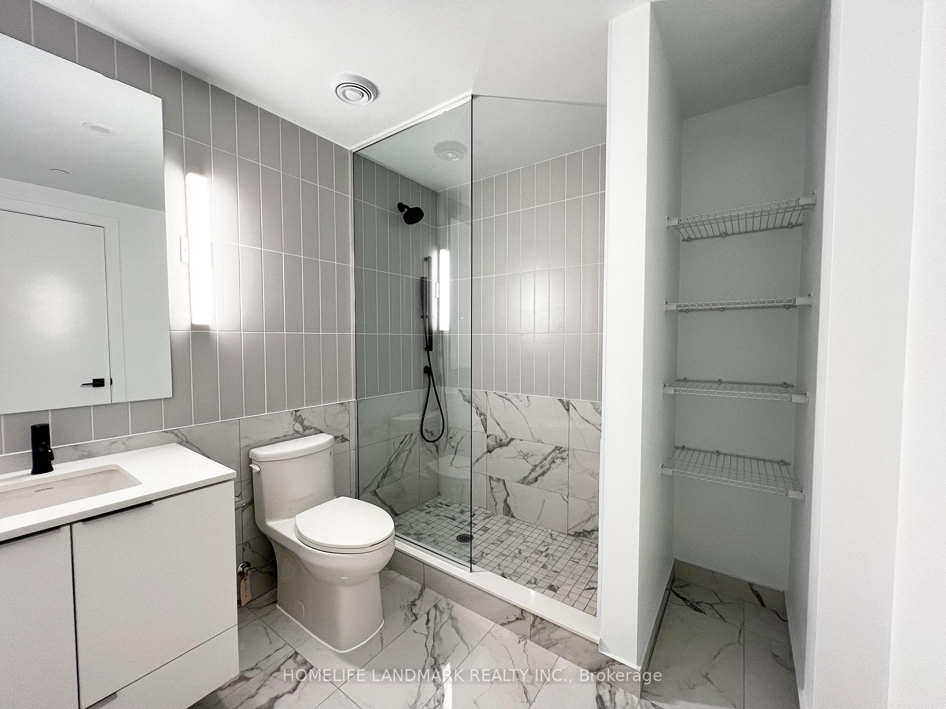 327 King Street Unit 3604 photo 11