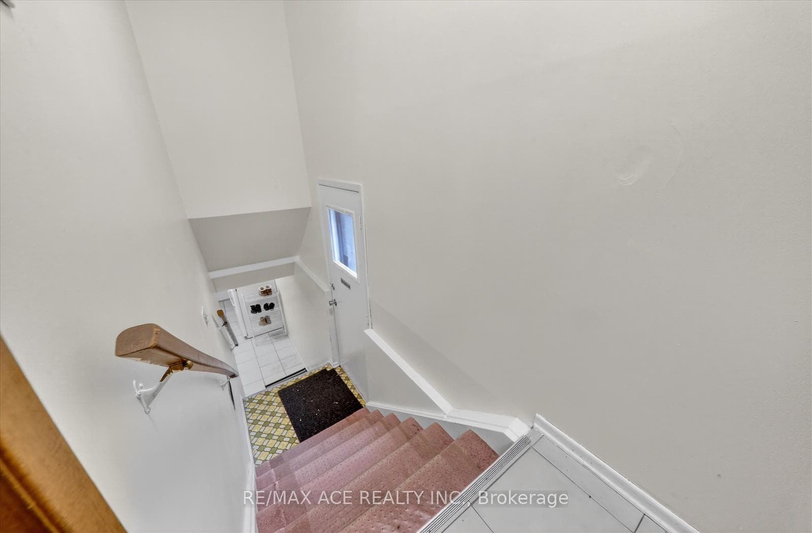 83 Ward Avenue photo 25