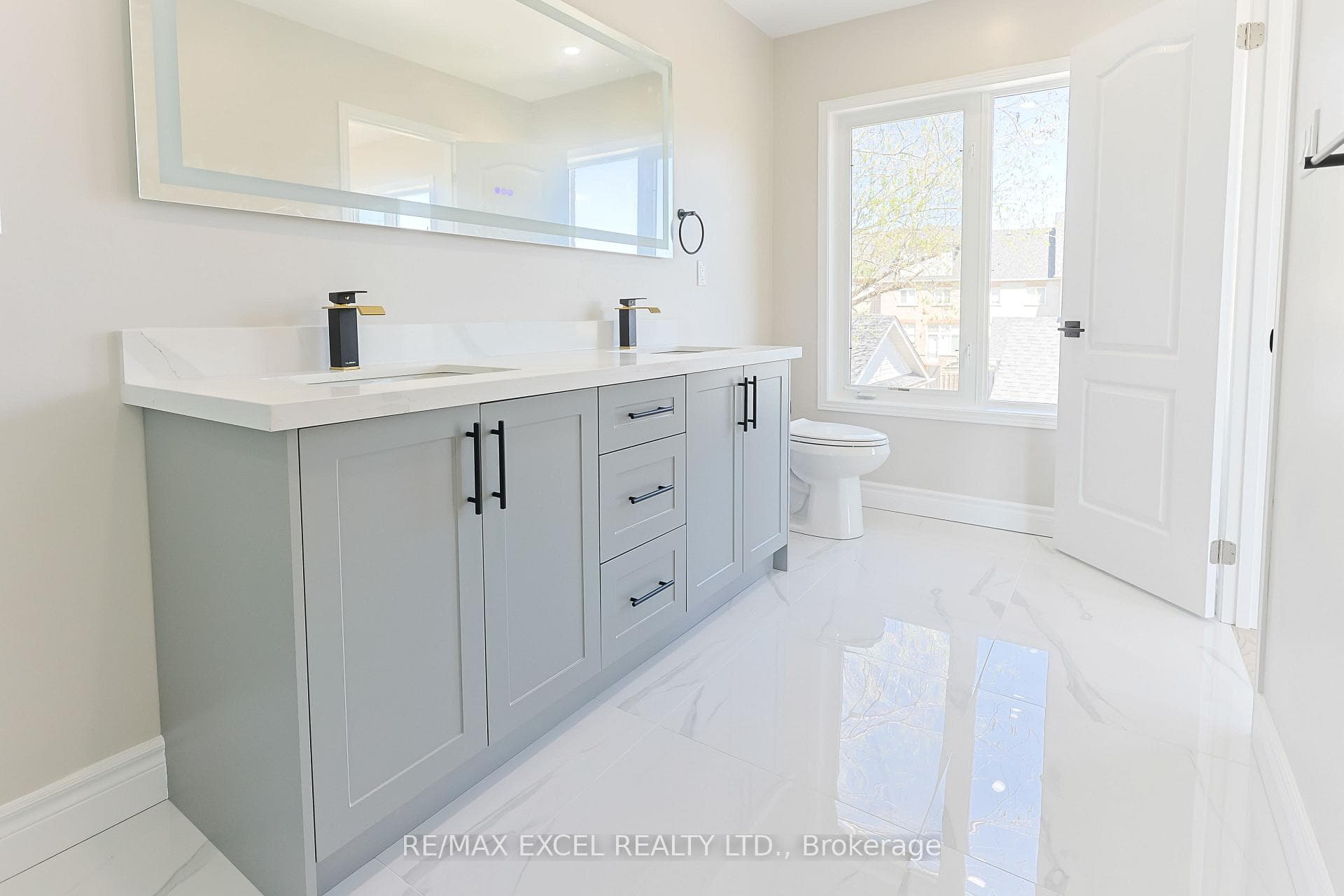 156 Riverlands Avenue photo 20