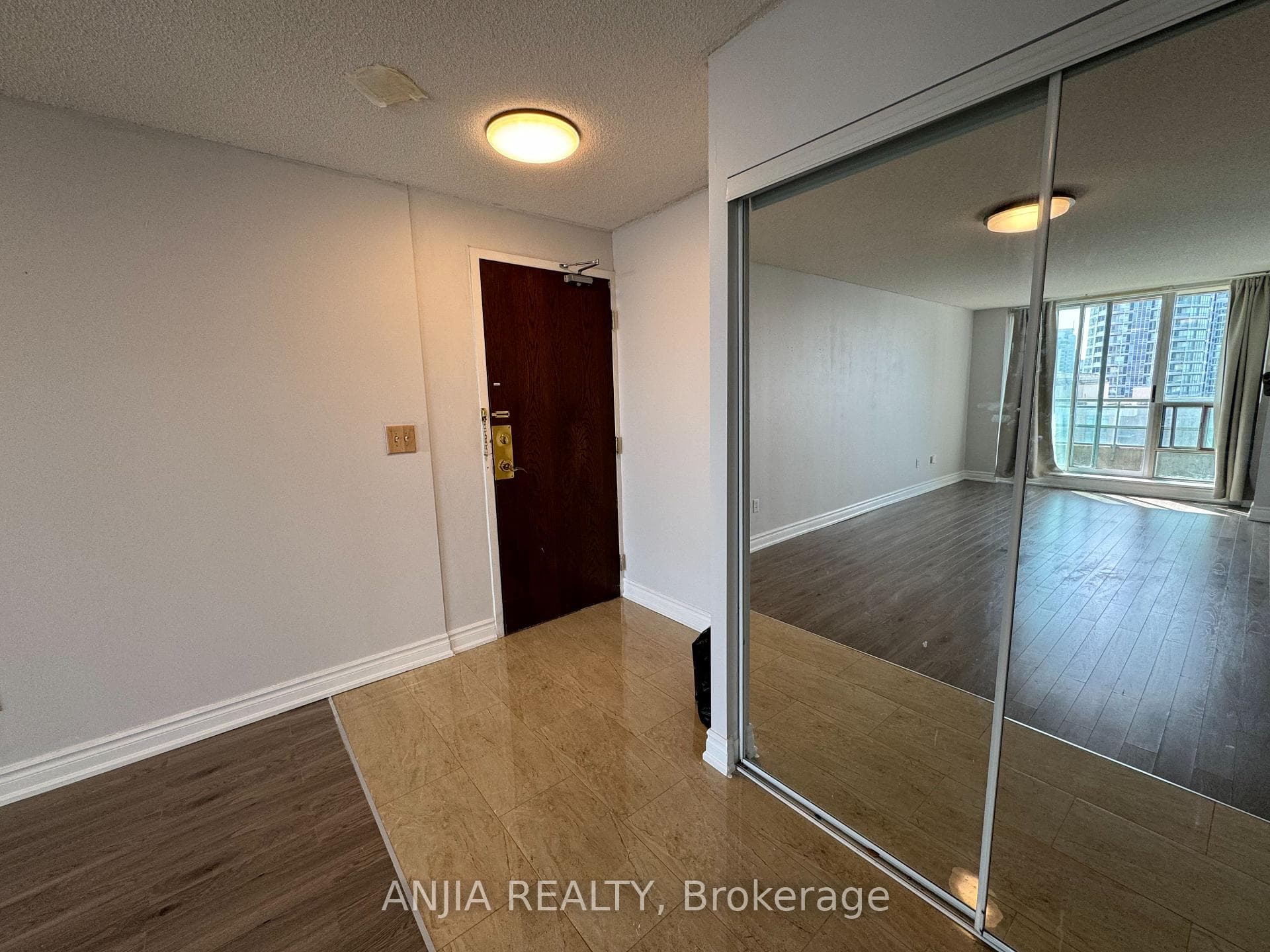3 Pemberton Avenue Unit 2001 photo 1