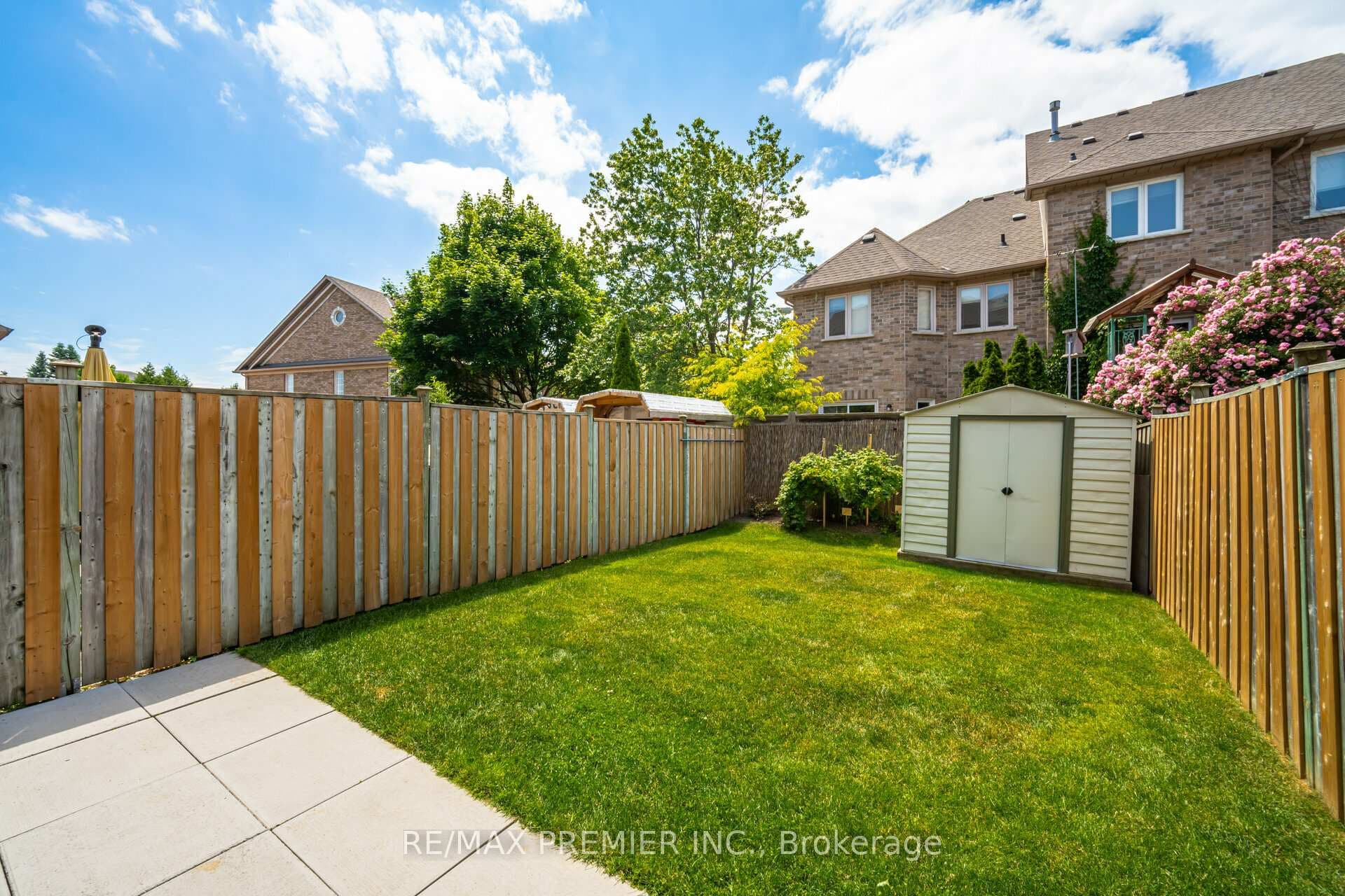 16 Michelle Drive photo 37