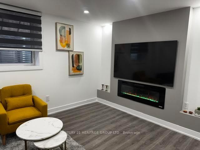 7 Larkfield Crescent Unit 2 photo 3