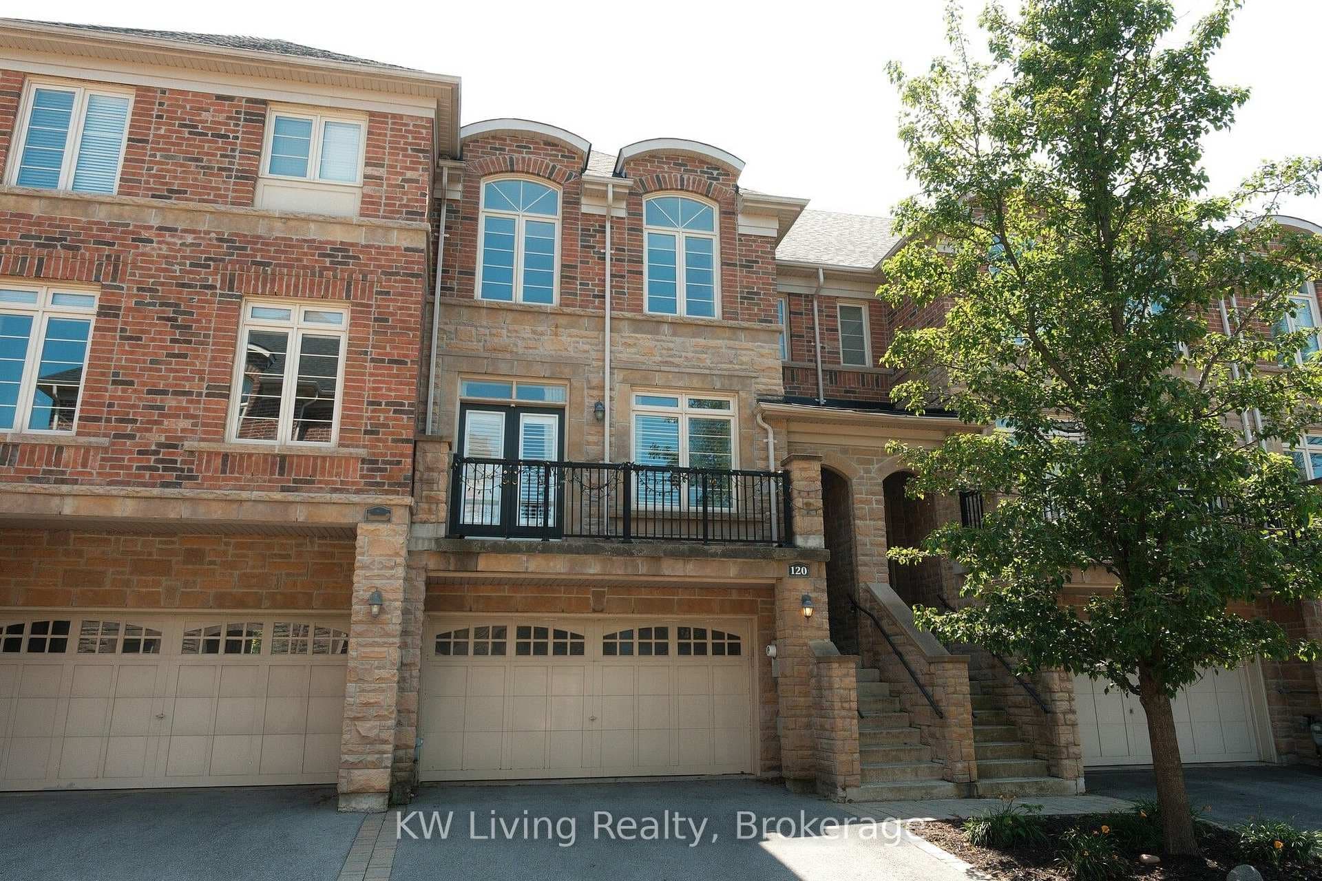 120 Chapman Court photo 2
