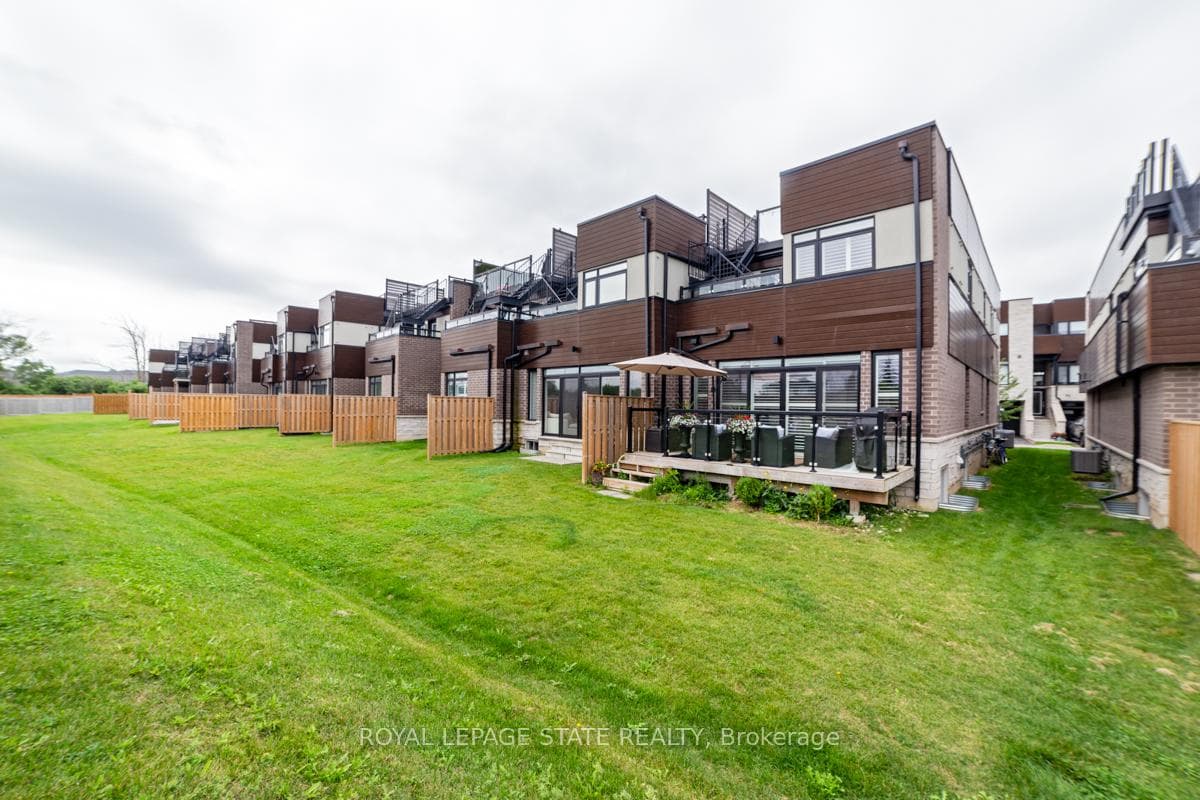 35 Midhurst Heights Unit 22 photo 37