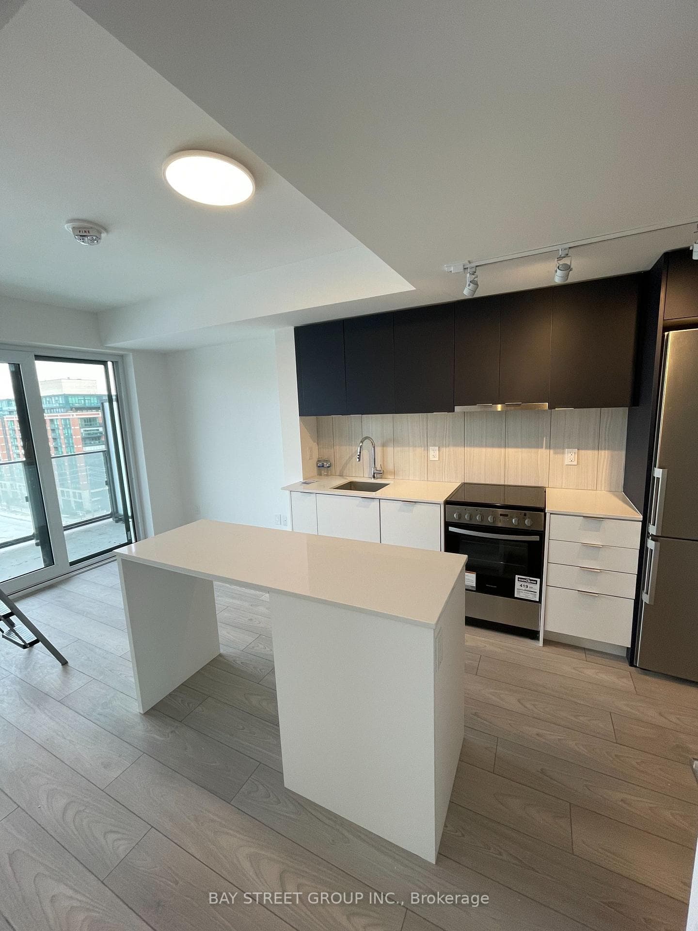 8 Tippett Road Unit 901 photo 2
