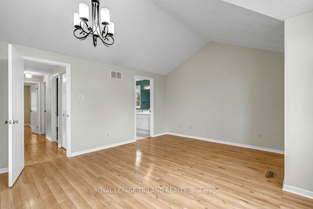 215 Rossmore Court photo 24