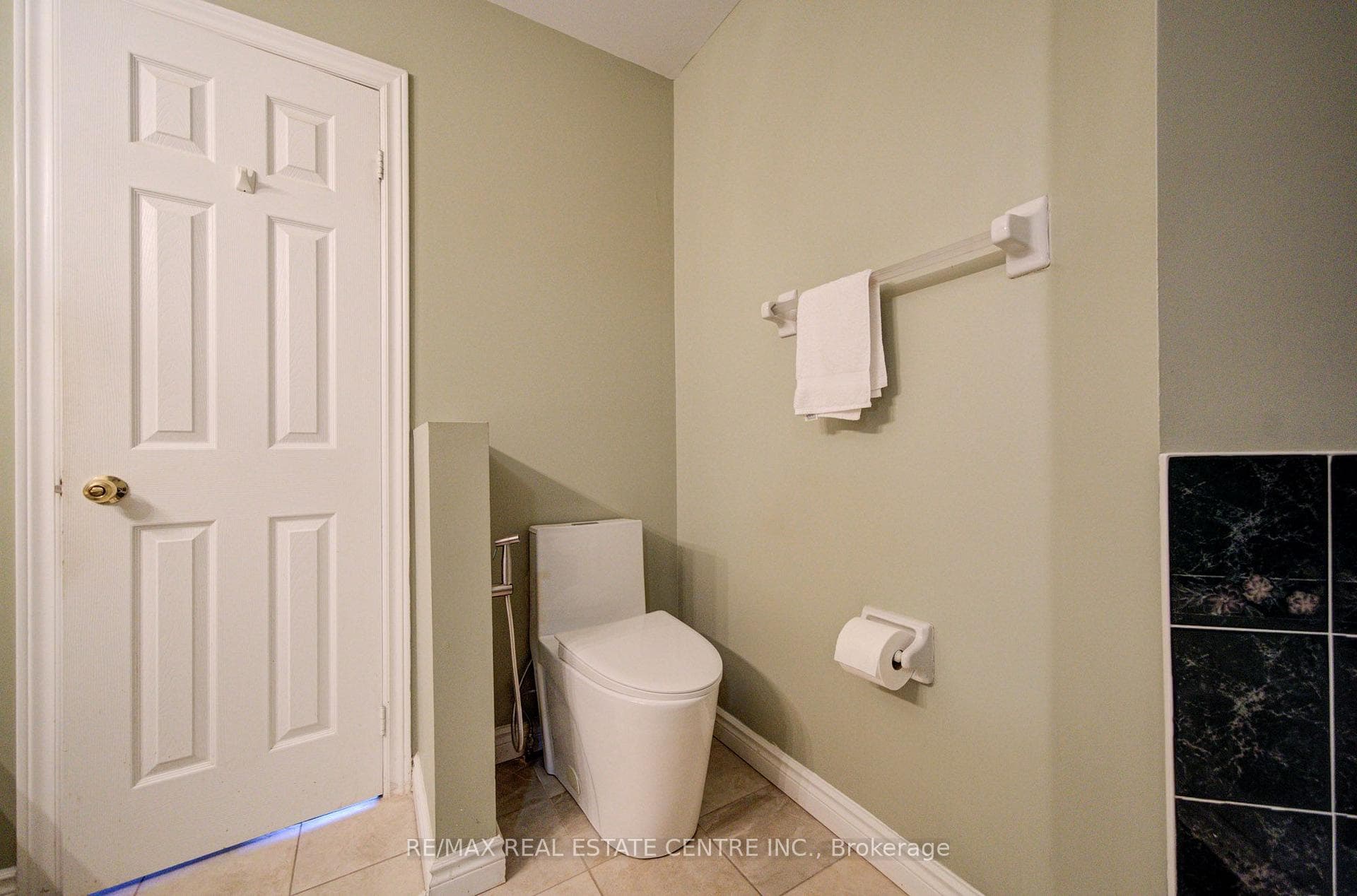 22 Lakeridge Drive photo 41