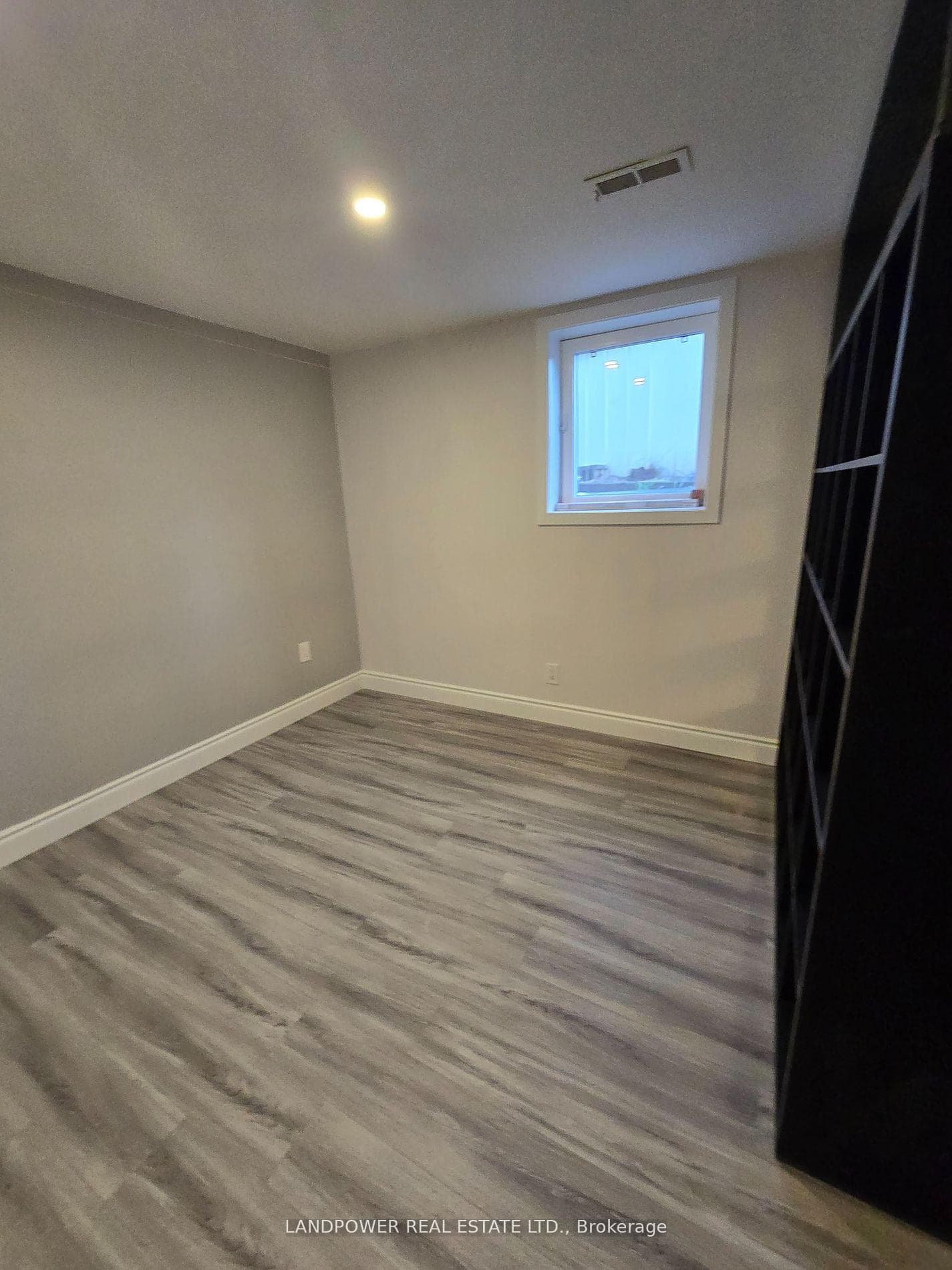 8 Clareville Crescent Unit Bsmt photo 5